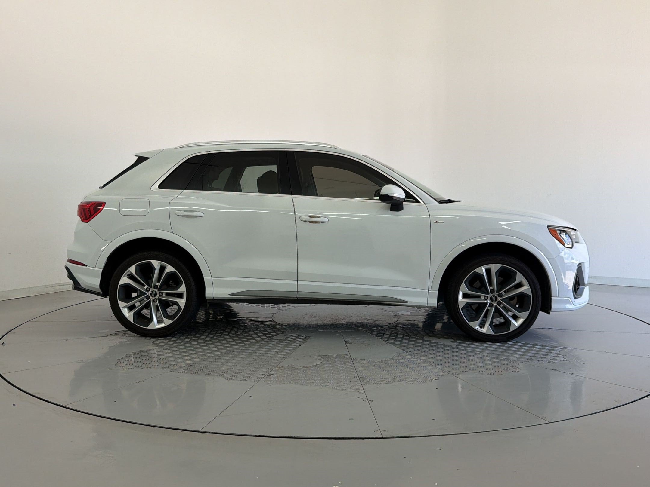 Q3 S Line Premium SUV