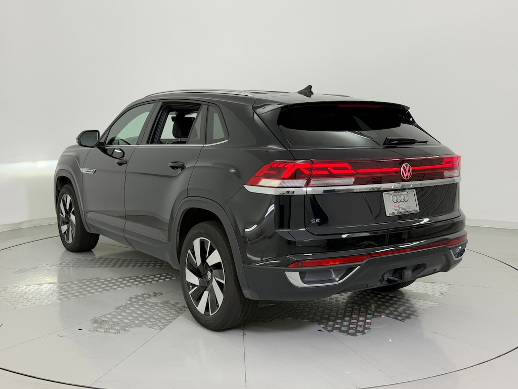 Used 2024 Volkswagen Atlas Cross Sport 2.0T SE w/Technology SUV