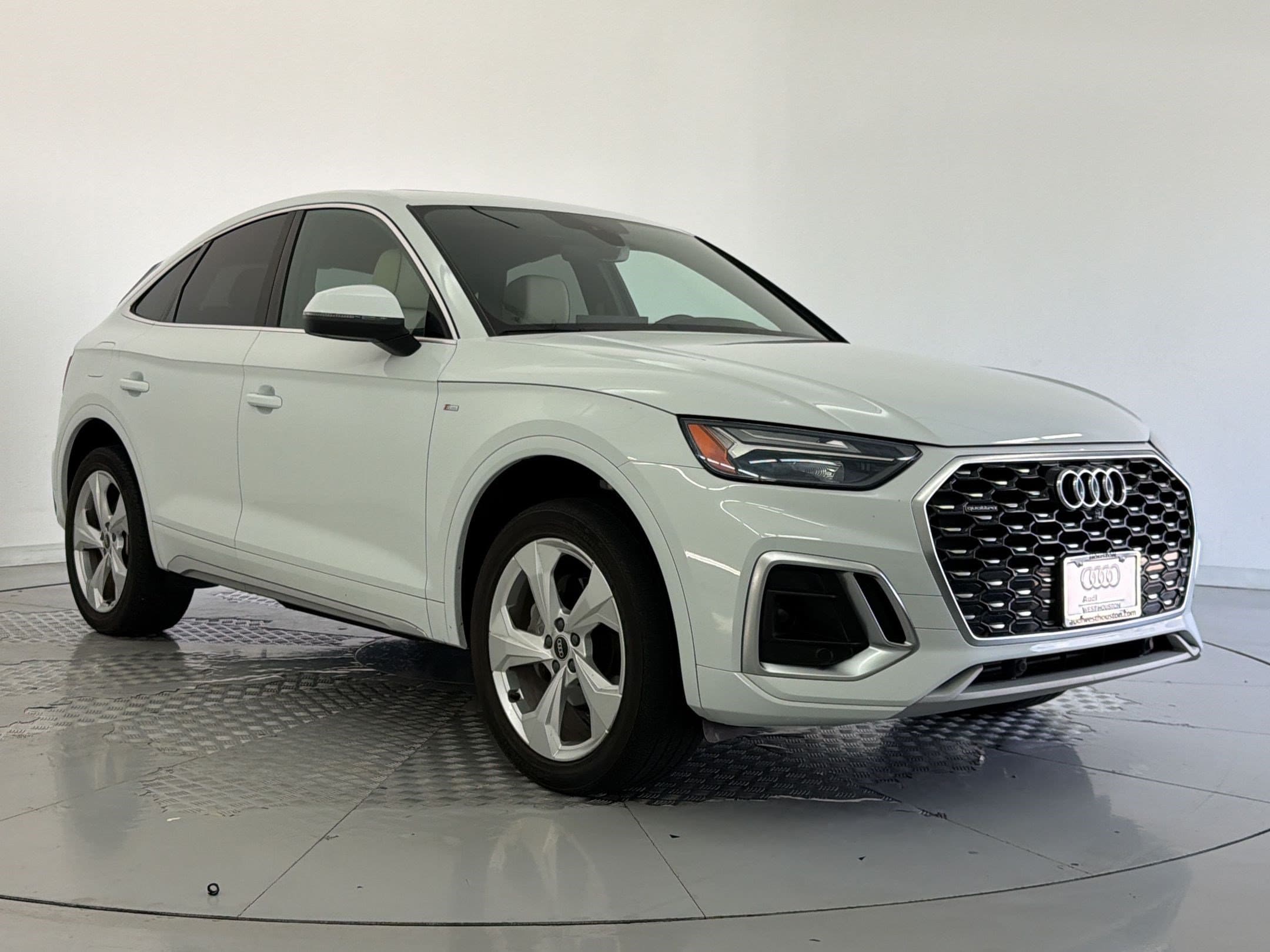 Q5 Sportback S Line Premium Plus SUV