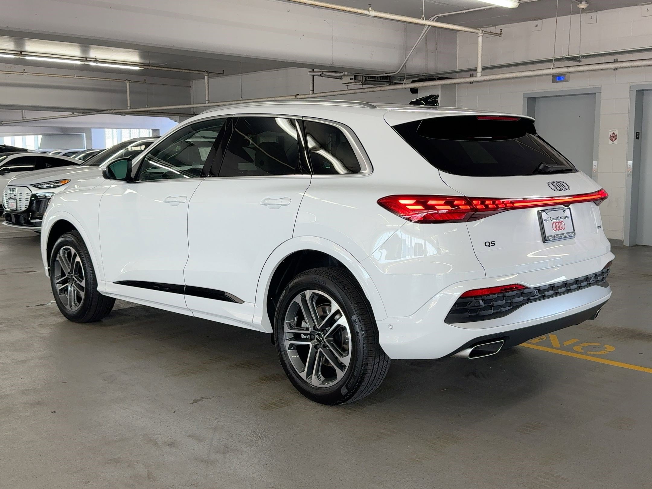 2025 Audi Q5 Premium TFSI photo 3