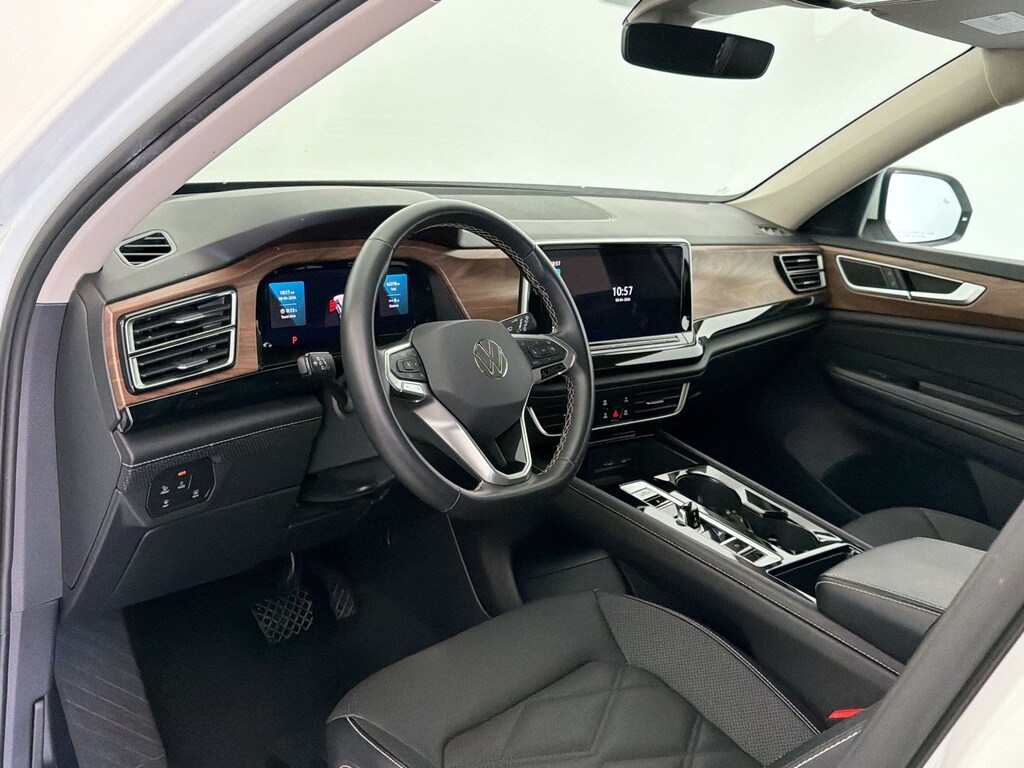 Used 2025 Volkswagen Atlas 2.0T SE w/Technology SUV