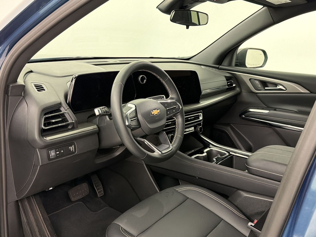 Used 2026 Chevrolet Traverse FWD LT SUV