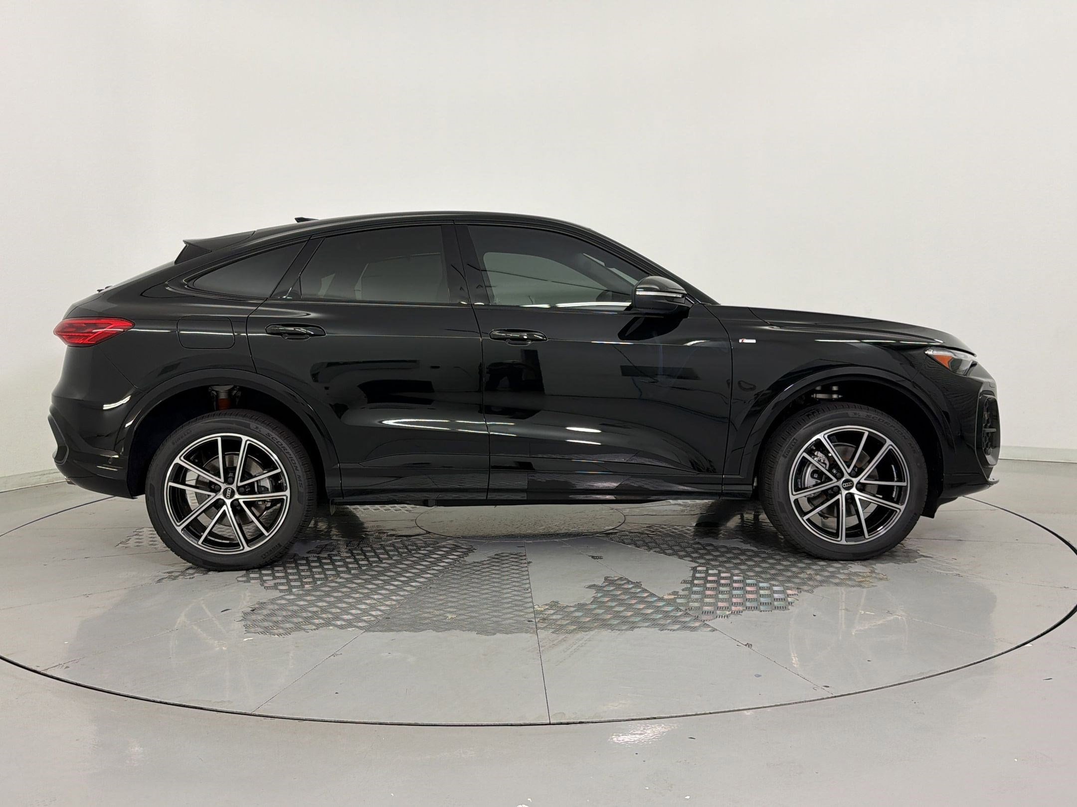 Q5 Sportback Premium Plus SUV