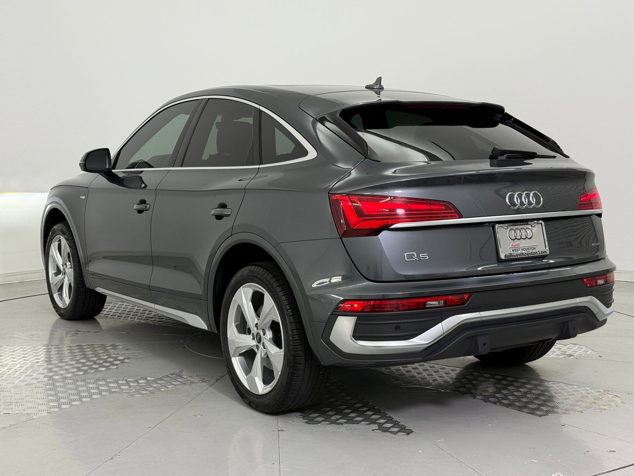 2021 Audi Q5 Sportback Premium Plus photo 3