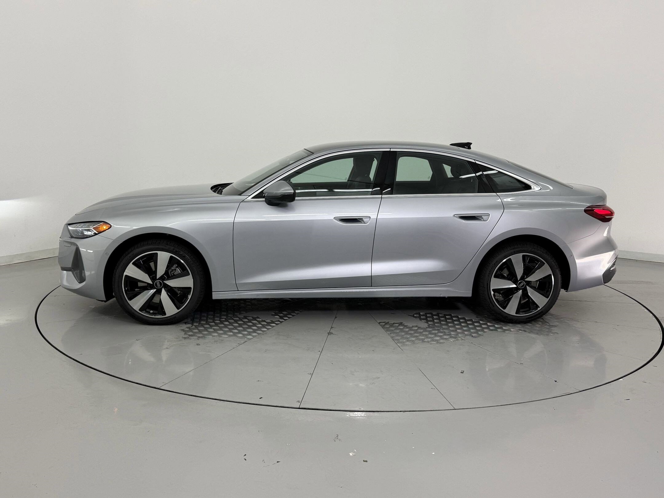 2025 Audi A5 2.0T Premium Plus photo 2