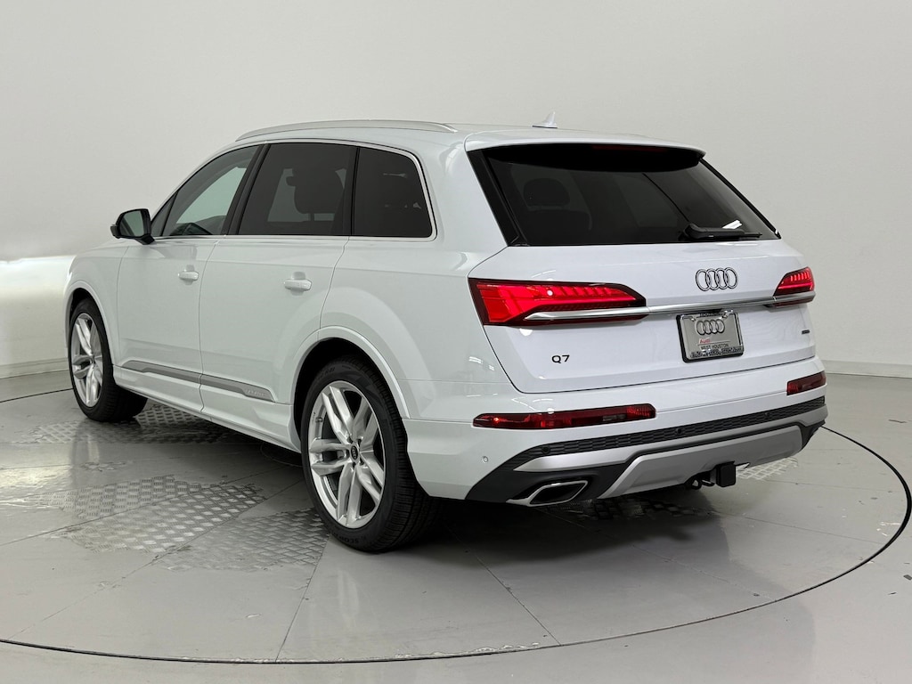 New 2025 Audi Q7 55 Premium Plus SUV