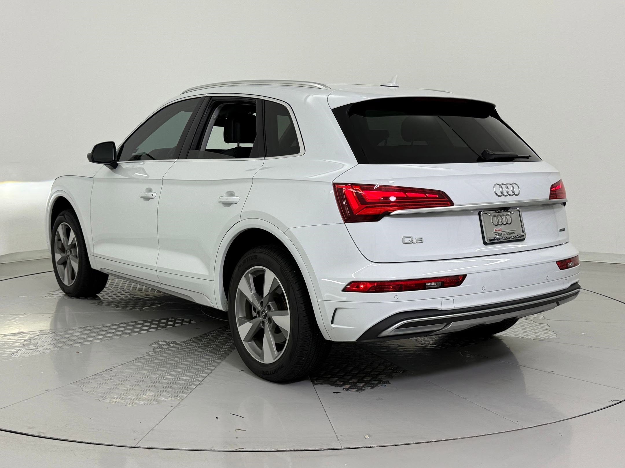 2023 Audi Q5 Premium Plus photo 3