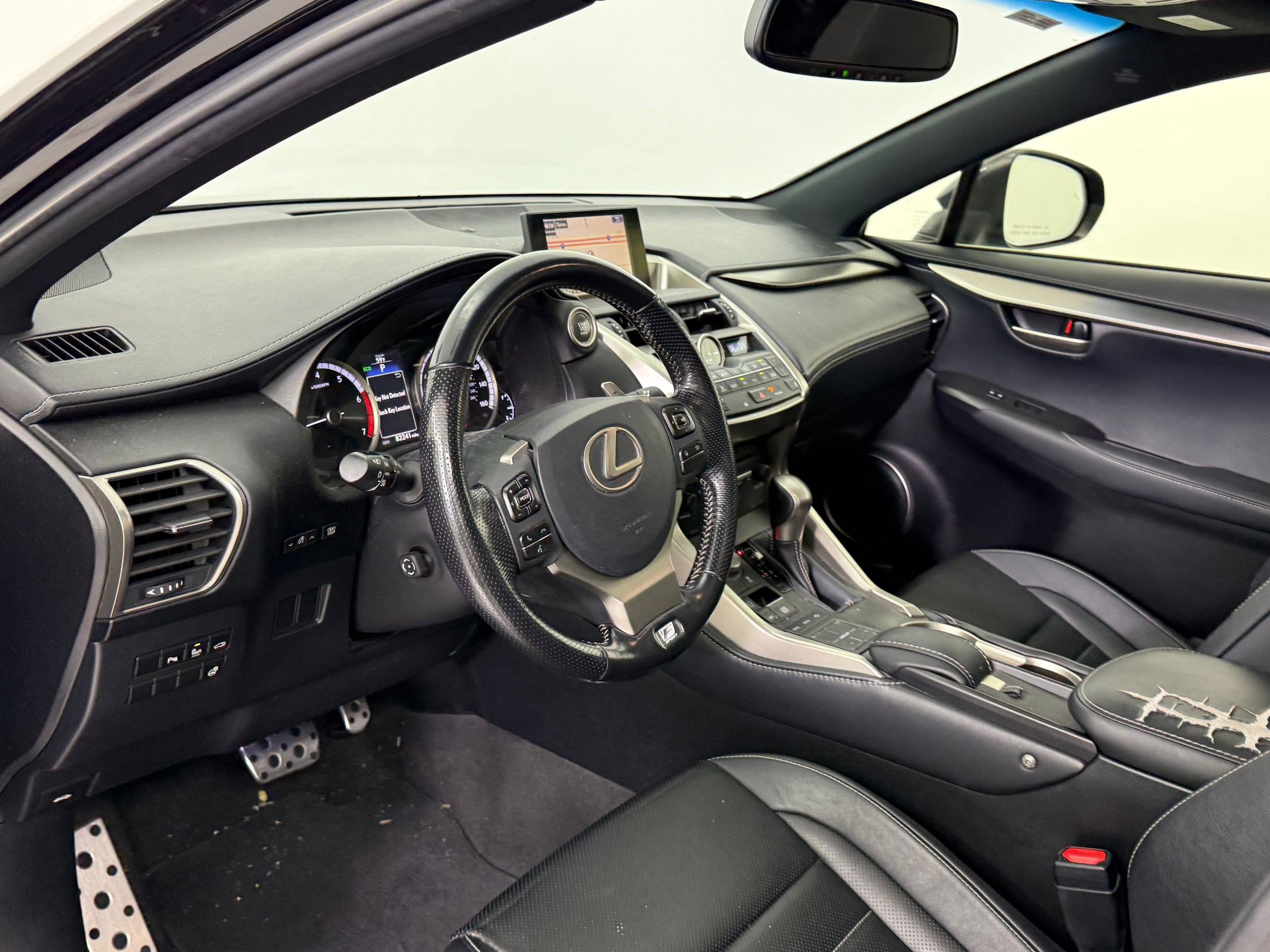 2016 Lexus NX 200t F SPORT photo 4