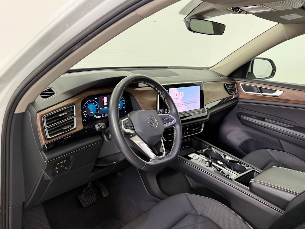 Used 2024 Volkswagen Atlas 2.0T SE w/Technology SUV