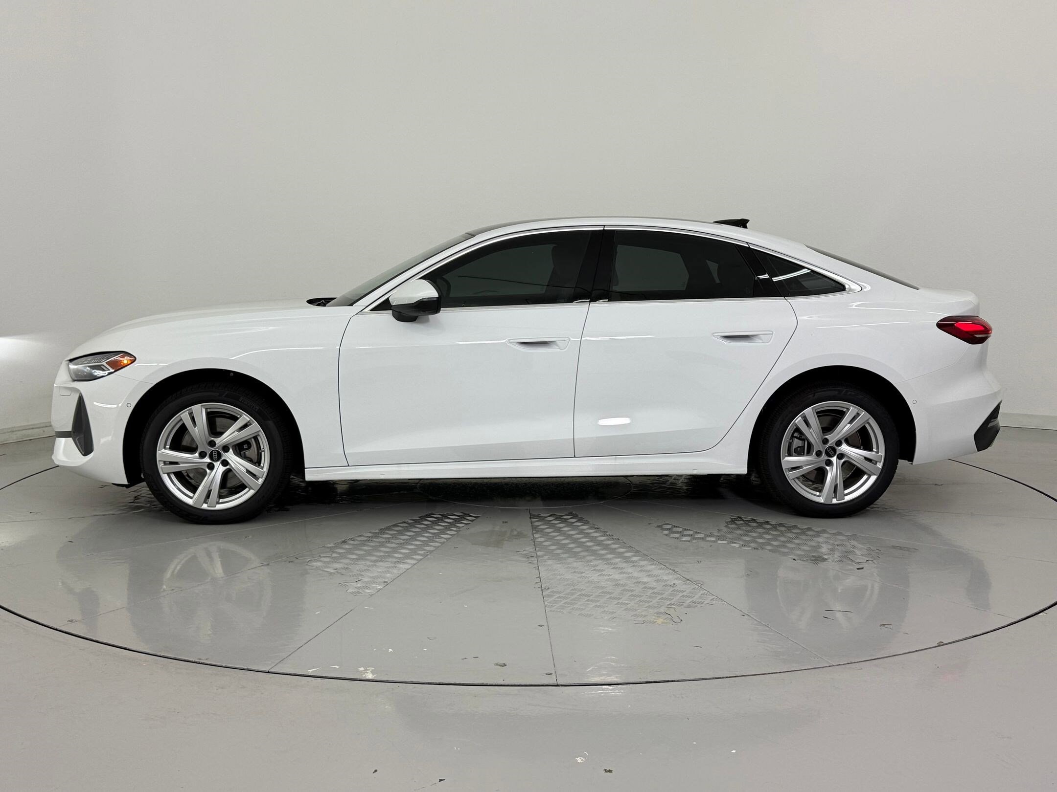 2025 Audi A5 2.0T Premium Plus photo 2