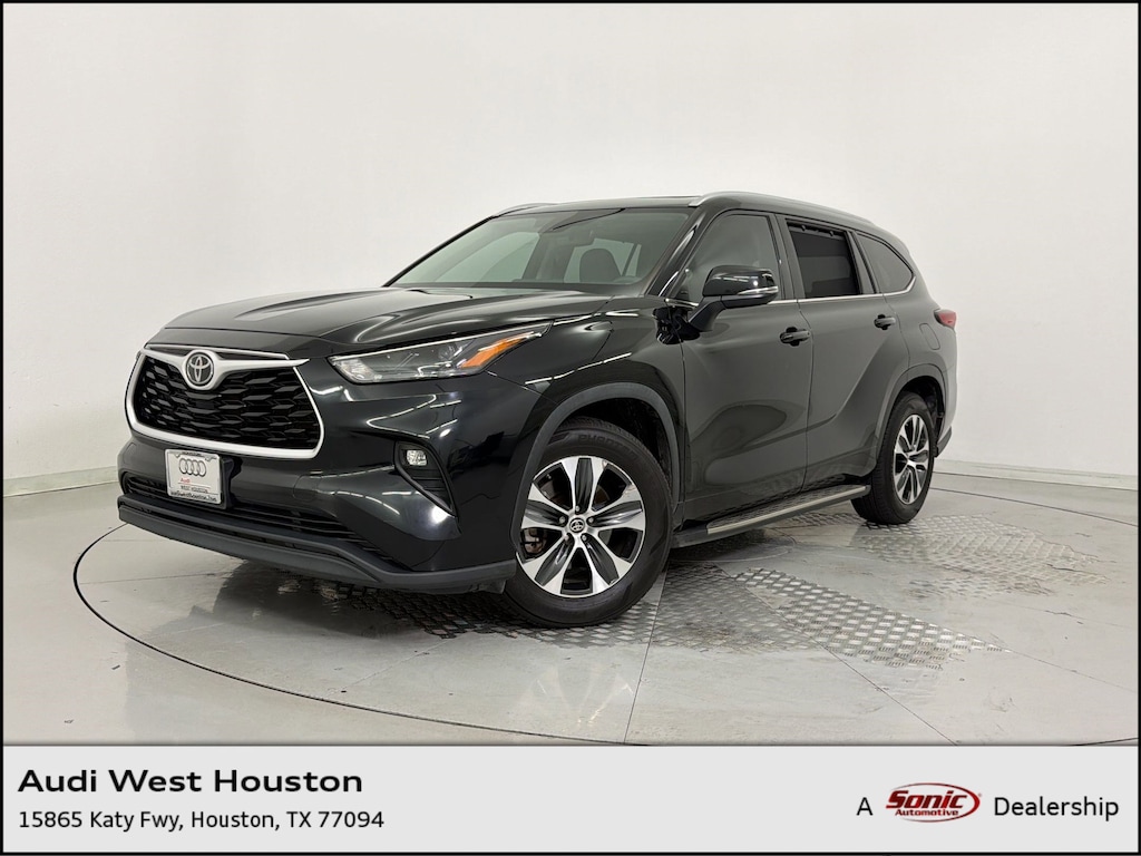 Used 2022 Toyota Highlander XLE SUV