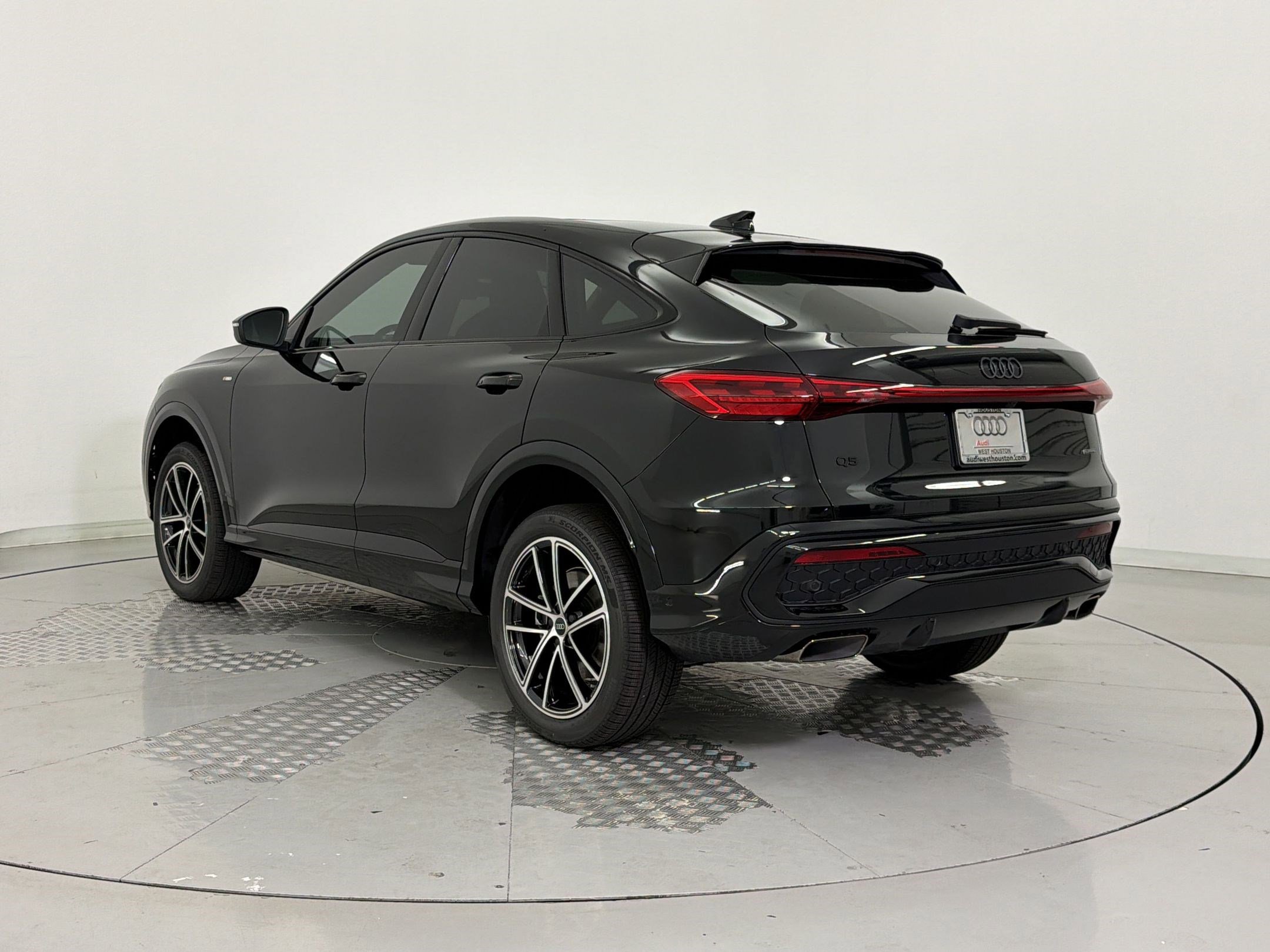 Q5 Sportback Premium Plus SUV