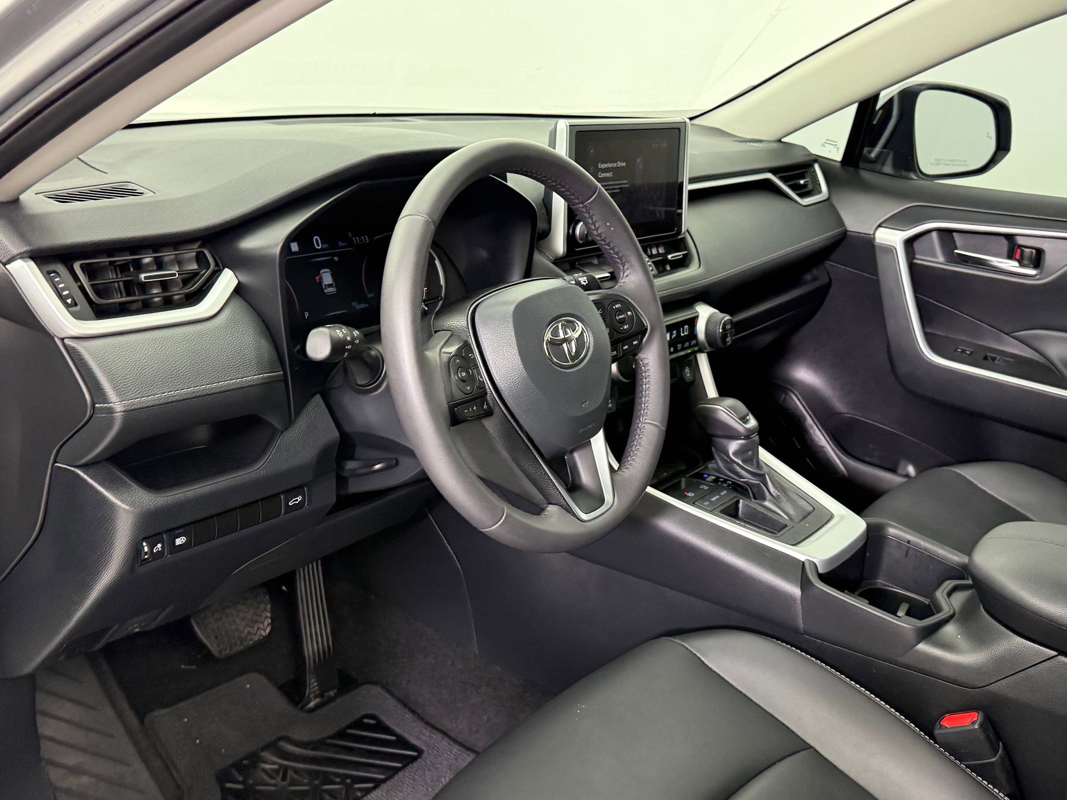 2024 Toyota RAV4 XLE Premium photo 4