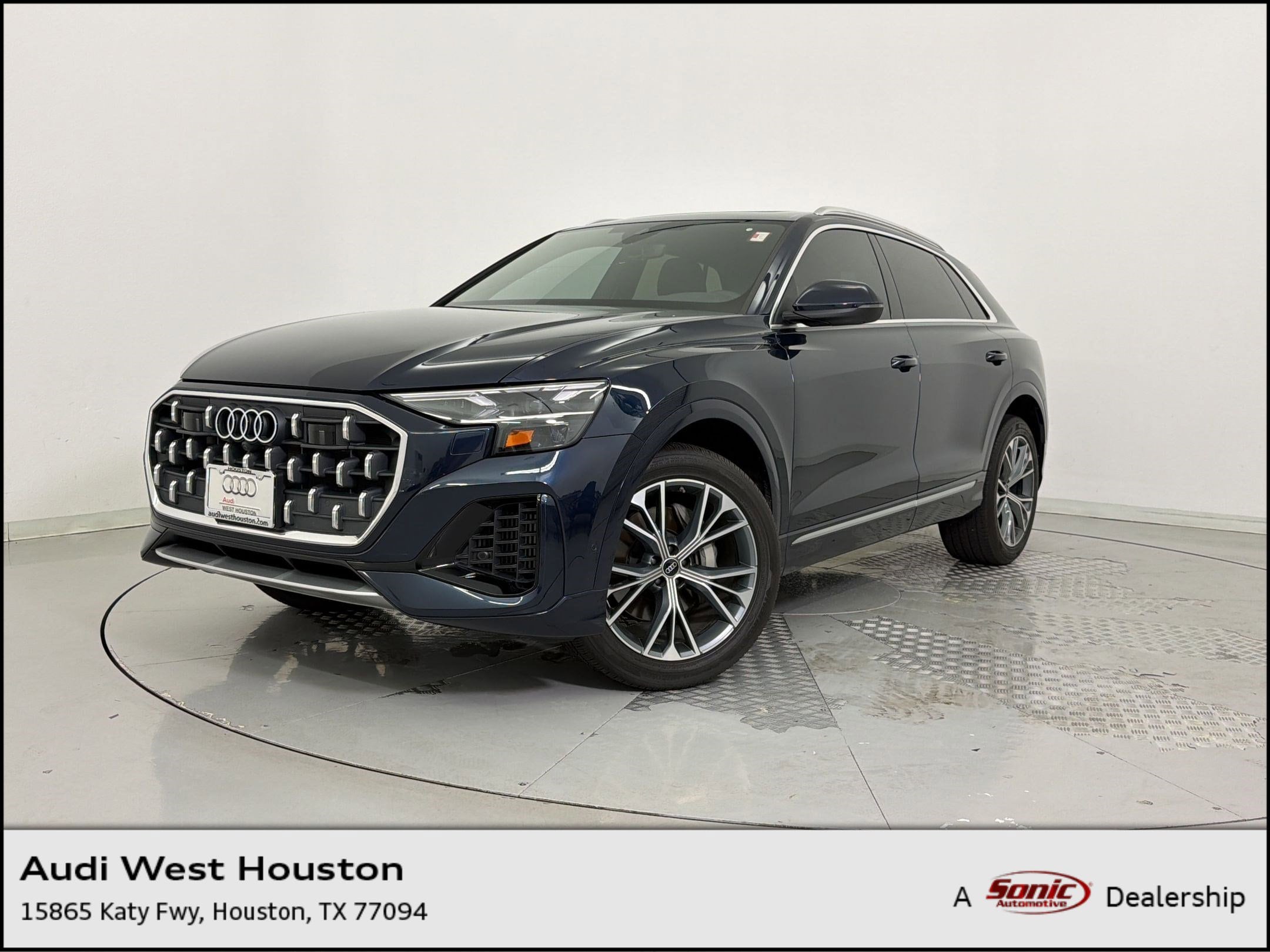 2025 Audi Q8 55 Premium quattro Tiptronic's photo