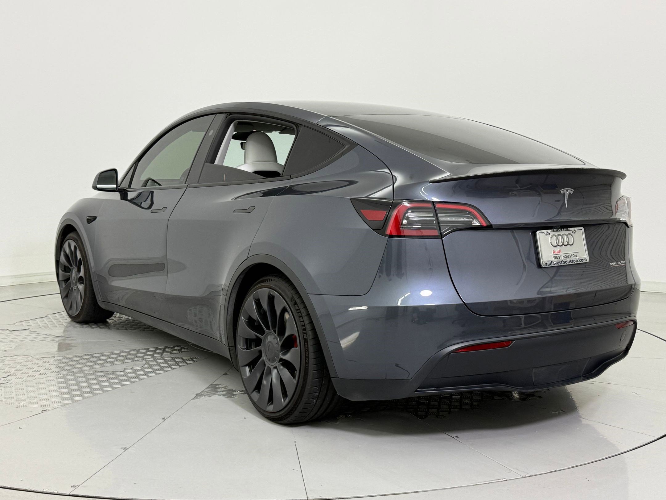 2023 Tesla Model Y Performance photo 3