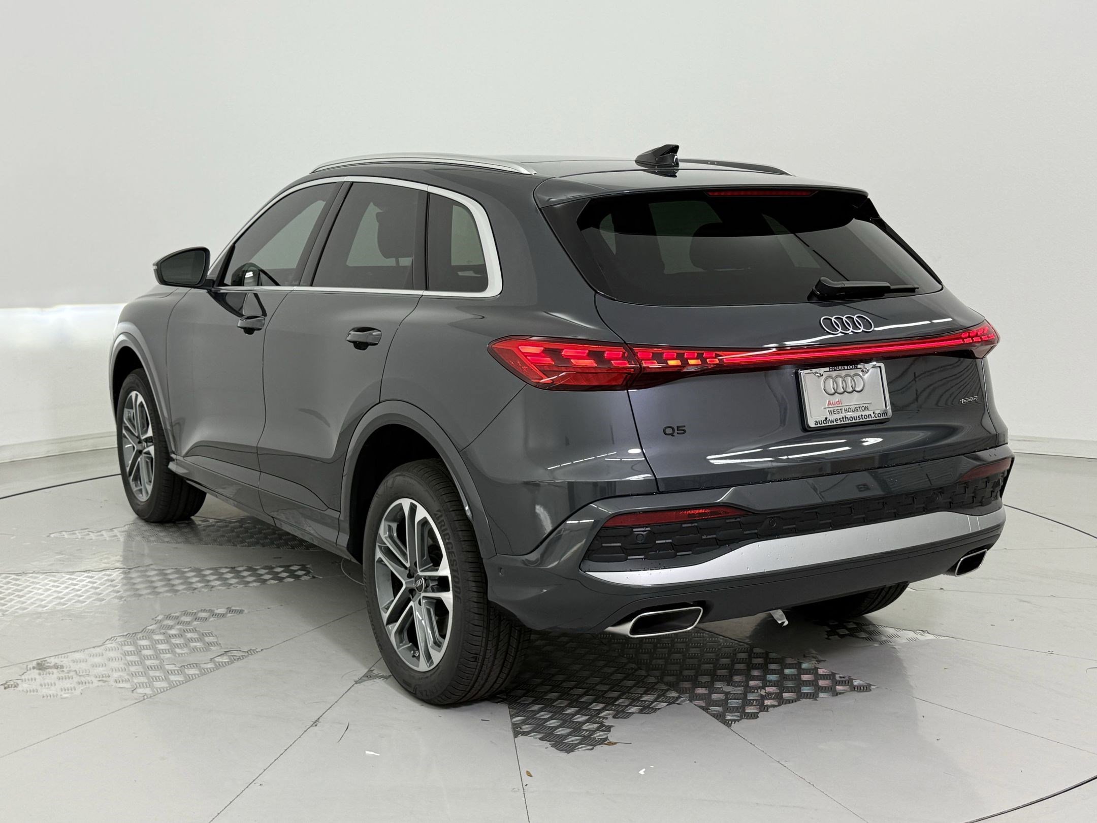 2025 Audi Q5 2.0T Premium photo 3