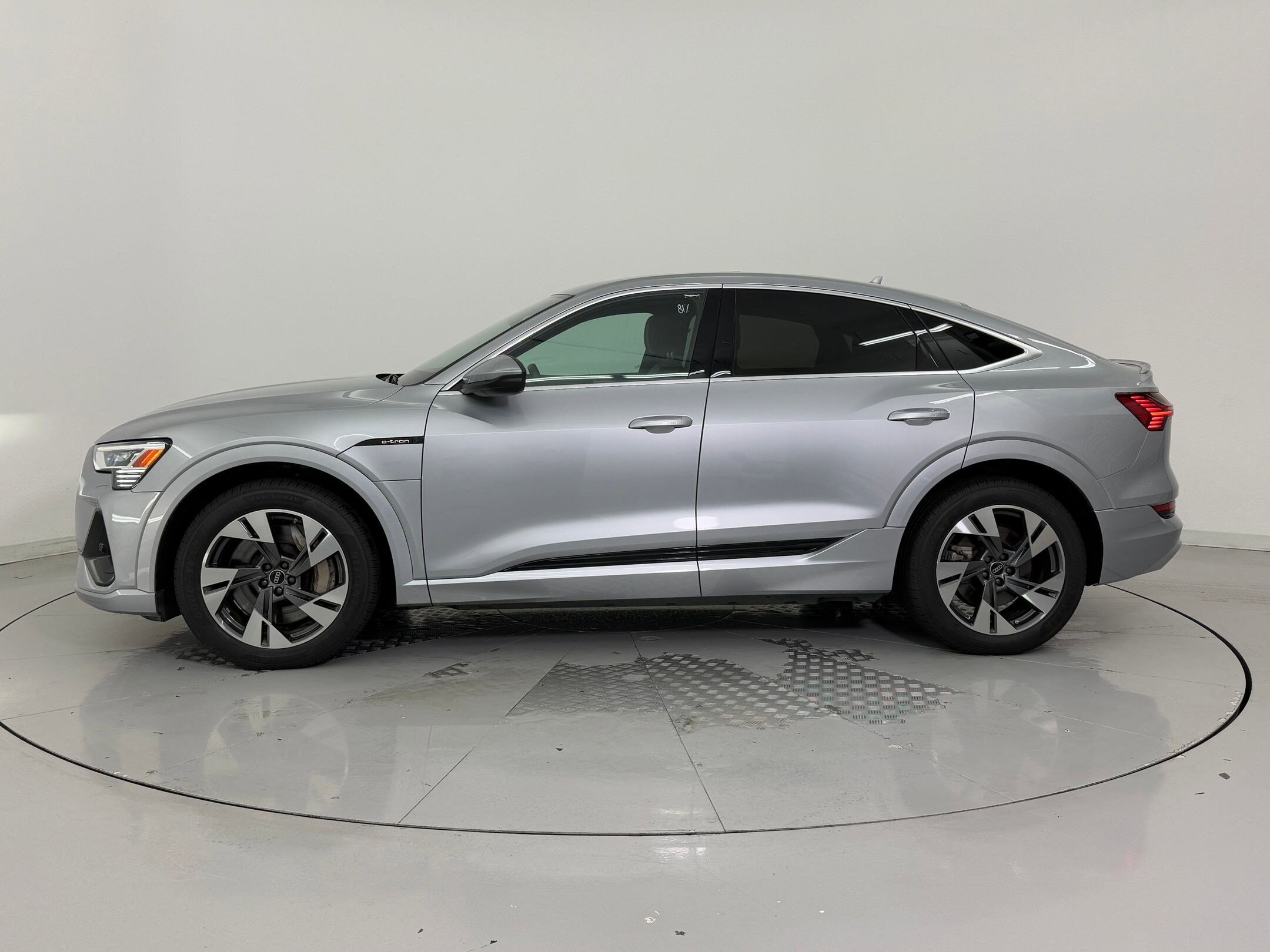 2022 Audi e-tron Sportback S line Premium photo 2