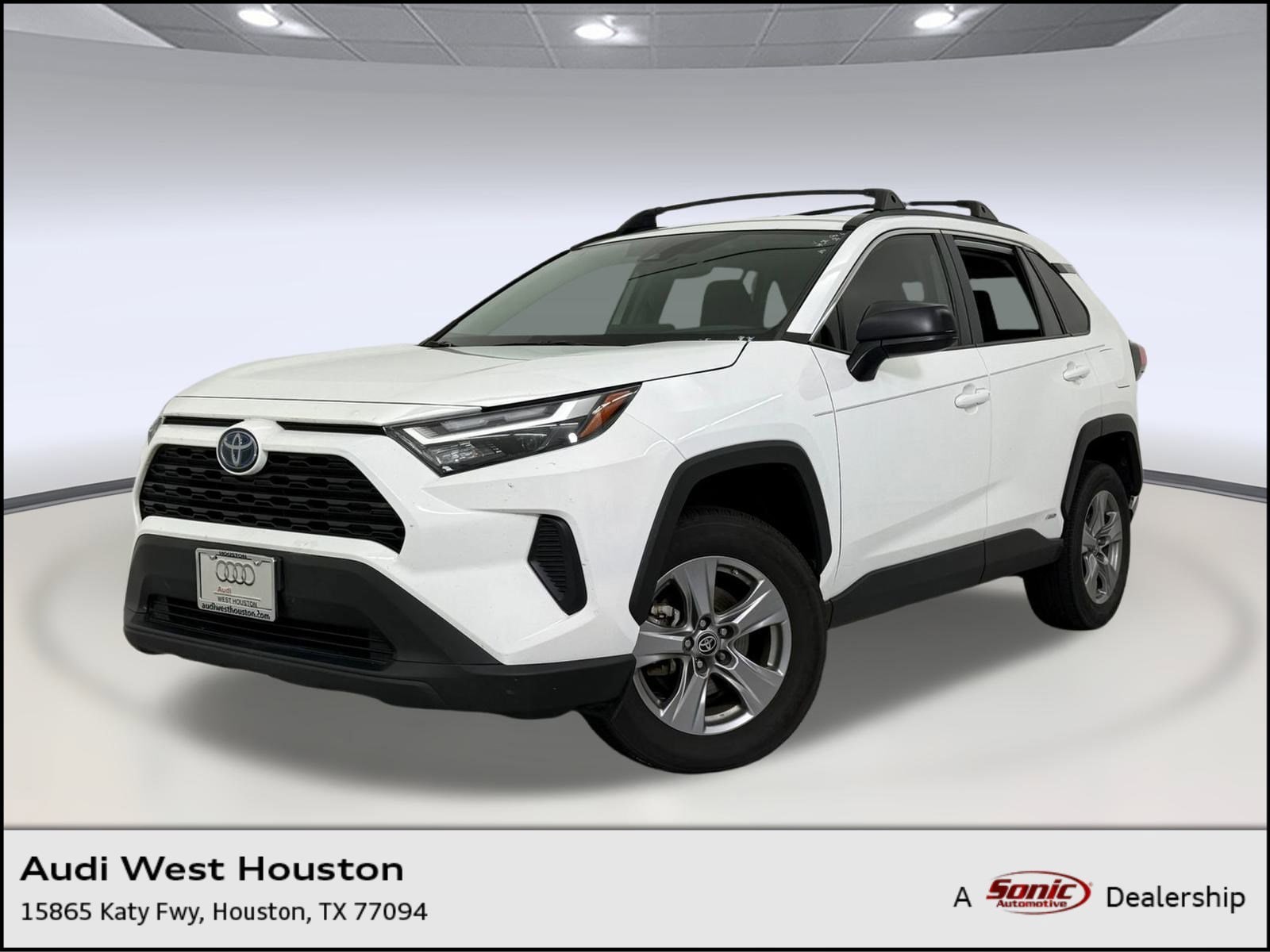 2024 Toyota RAV4 LE's photo