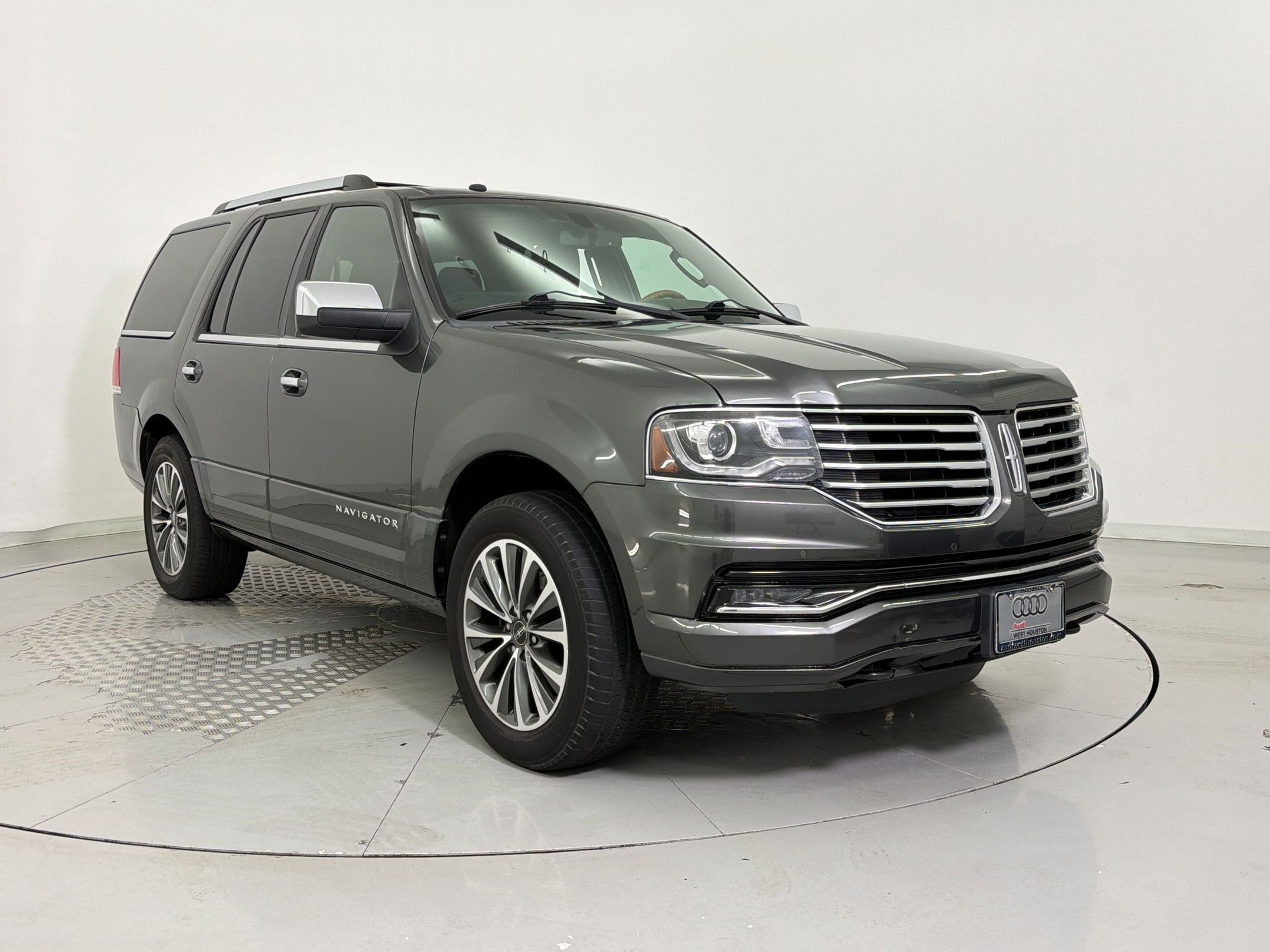 Navigator Select SUV
