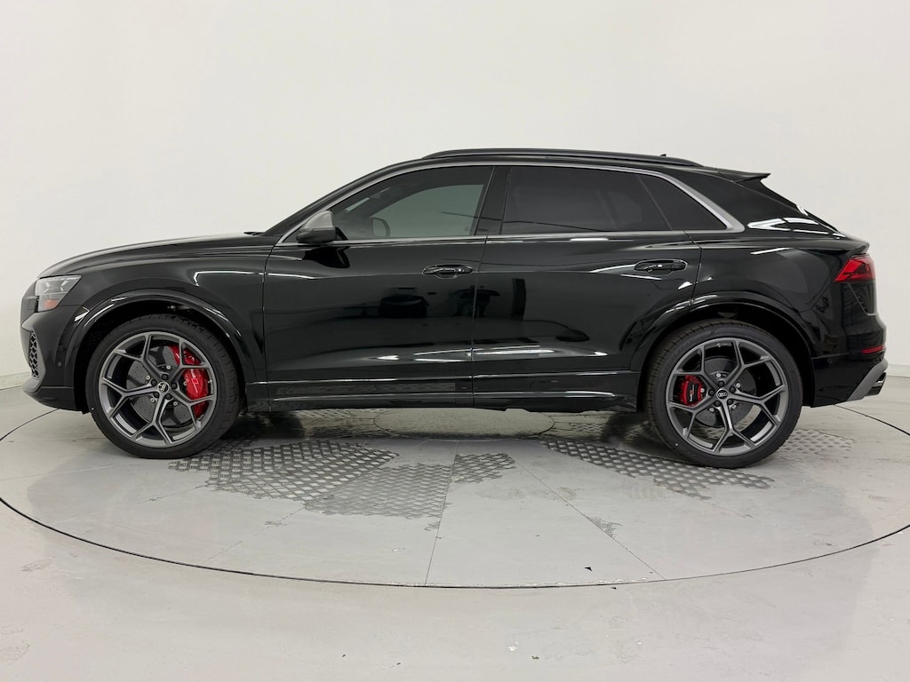 New 2026 Audi RS Q8 4.0T performance SUV
