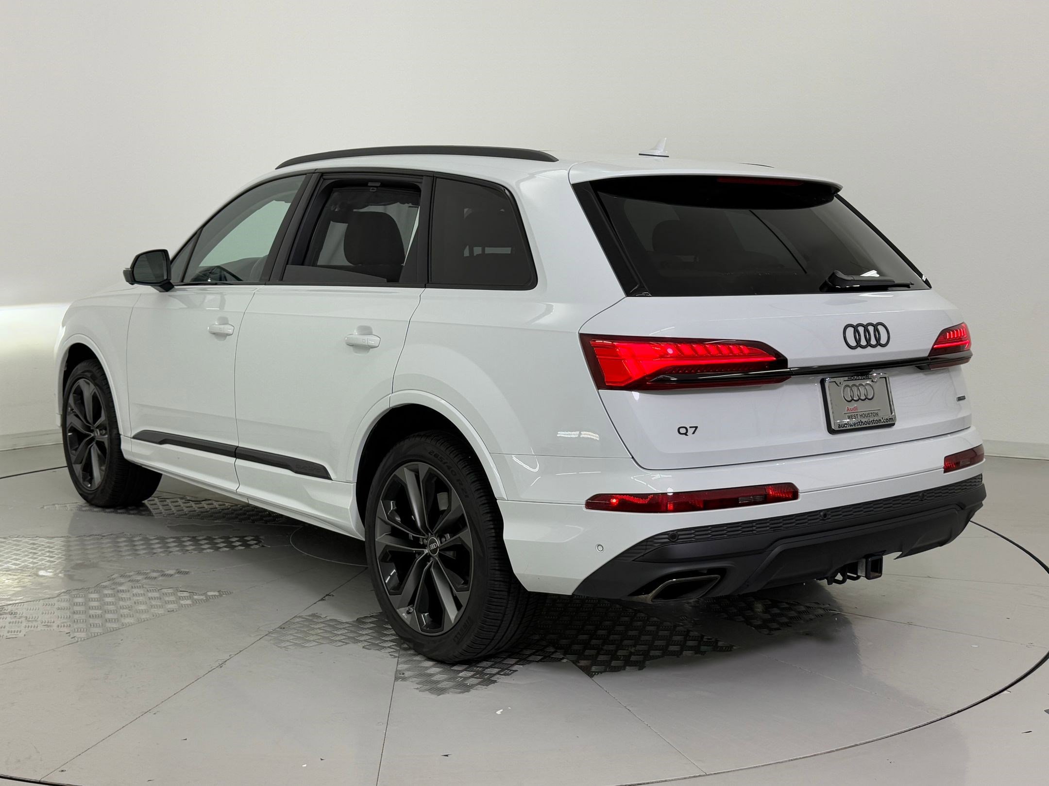 2025 Audi Q7 Premium Plus photo 3