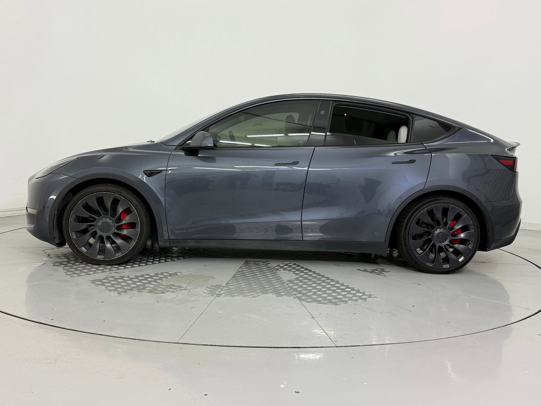 2023 Tesla Model Y Performance photo 2