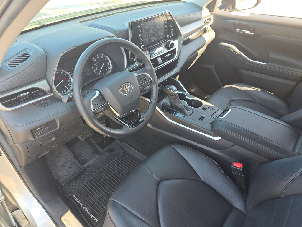 Used 2020 Toyota Highlander XLE SUV