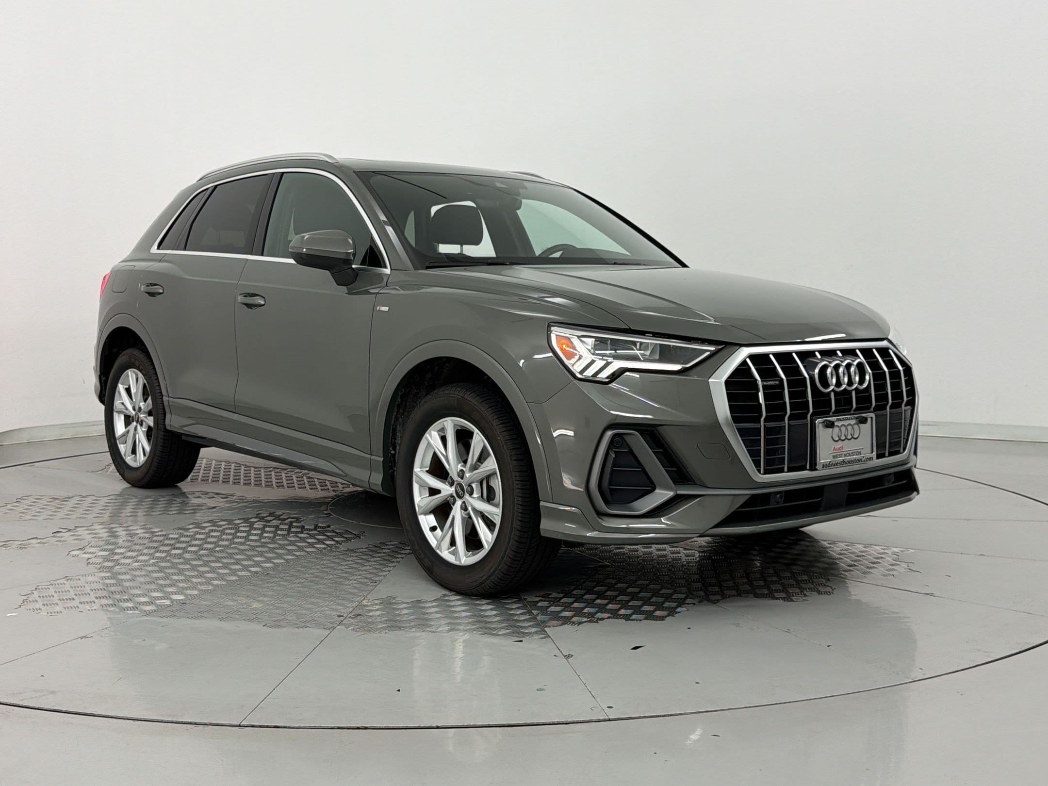 Q3 S Line Premium SUV