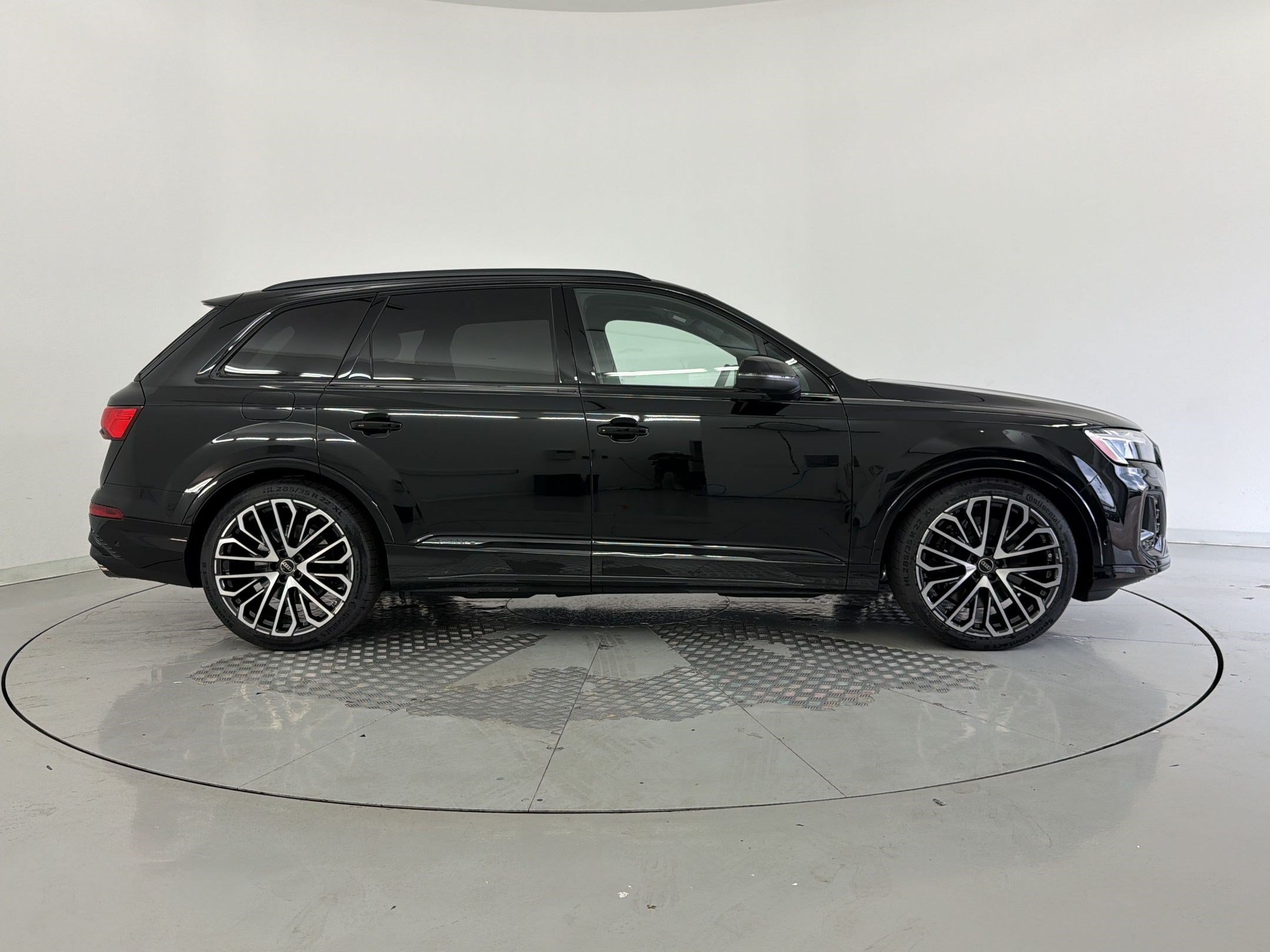 SQ7 Prestige SUV
