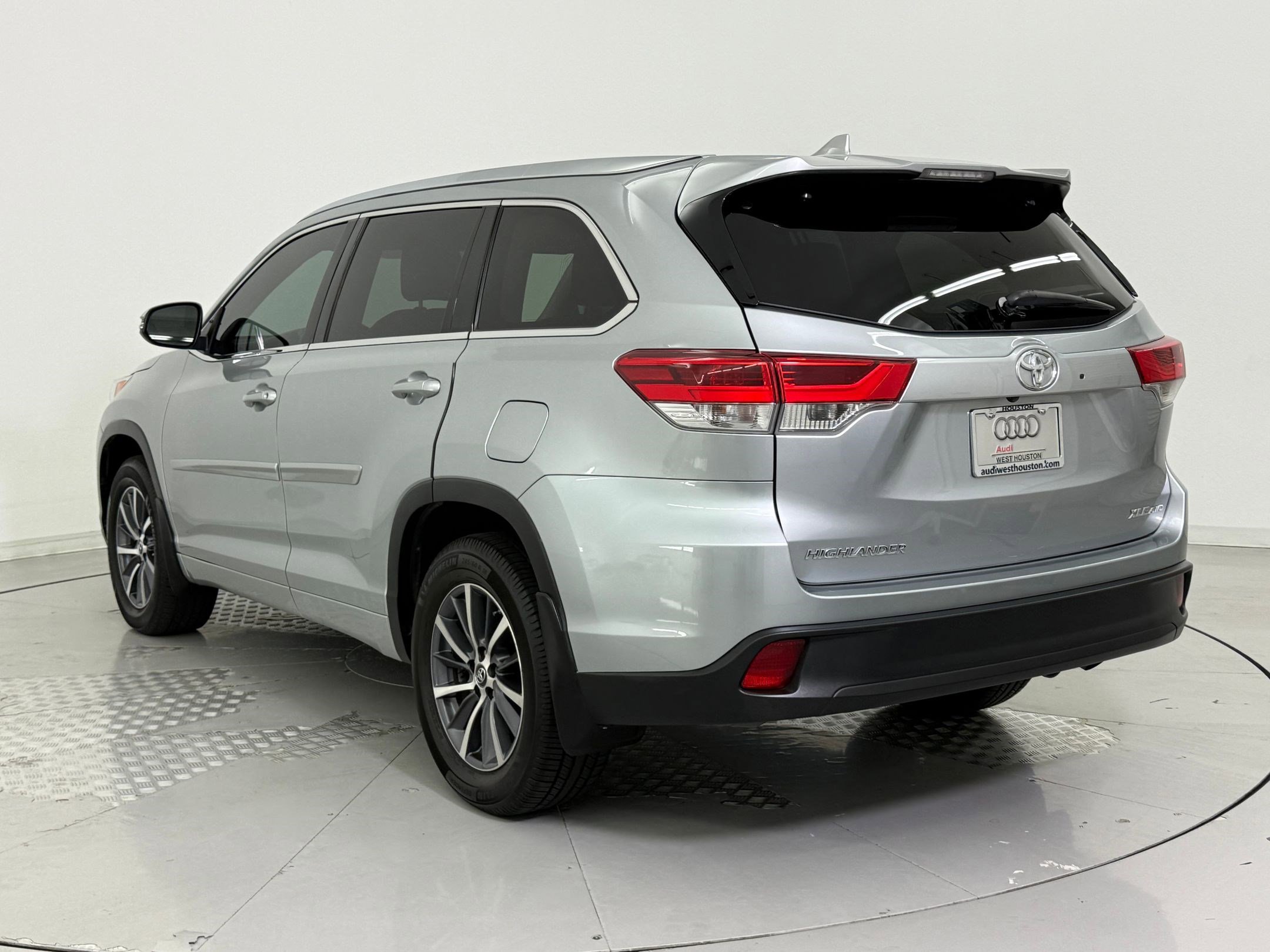2018 Toyota Highlander XLE photo 3