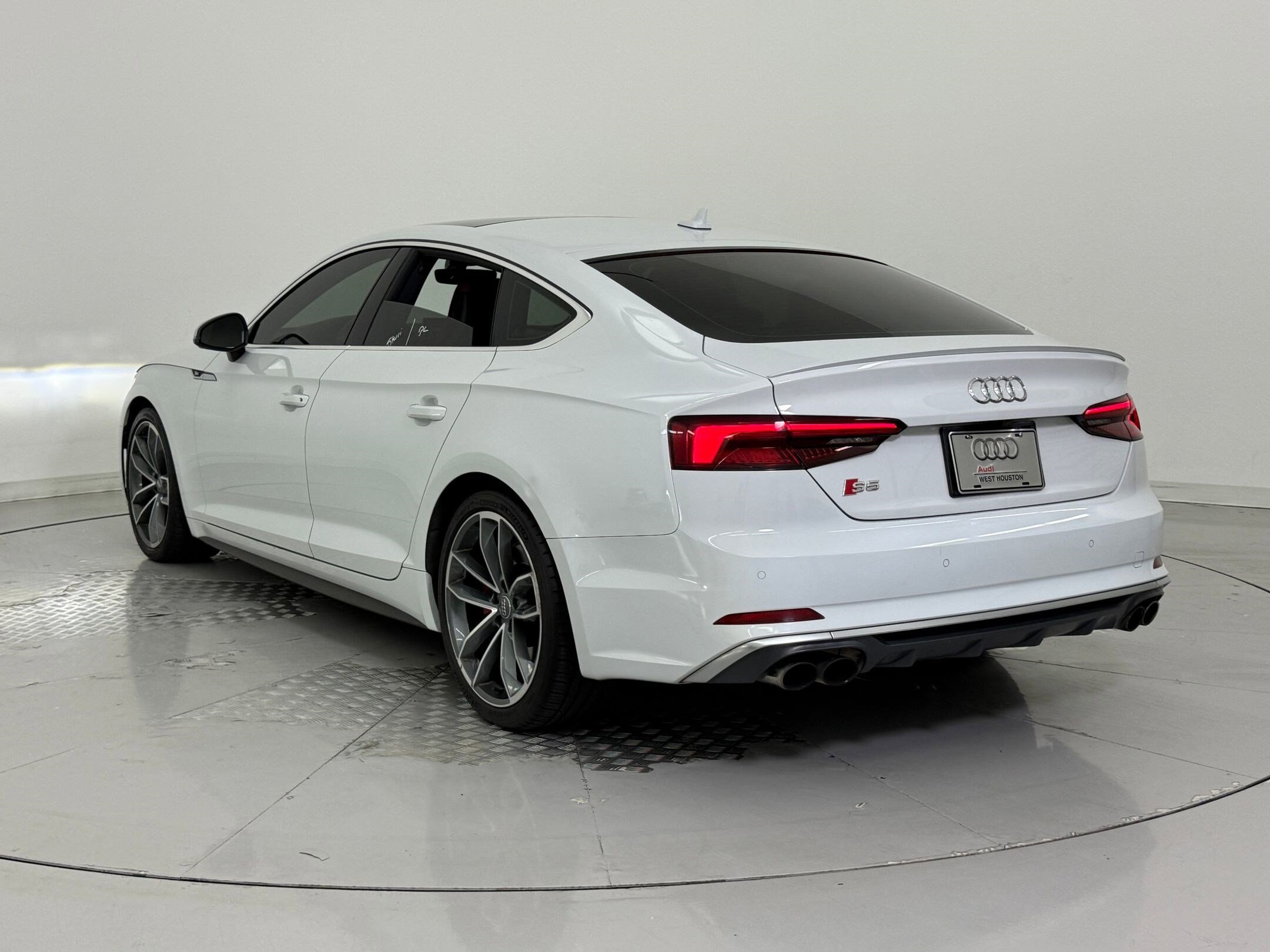 2018 Audi S5 Prestige photo 3