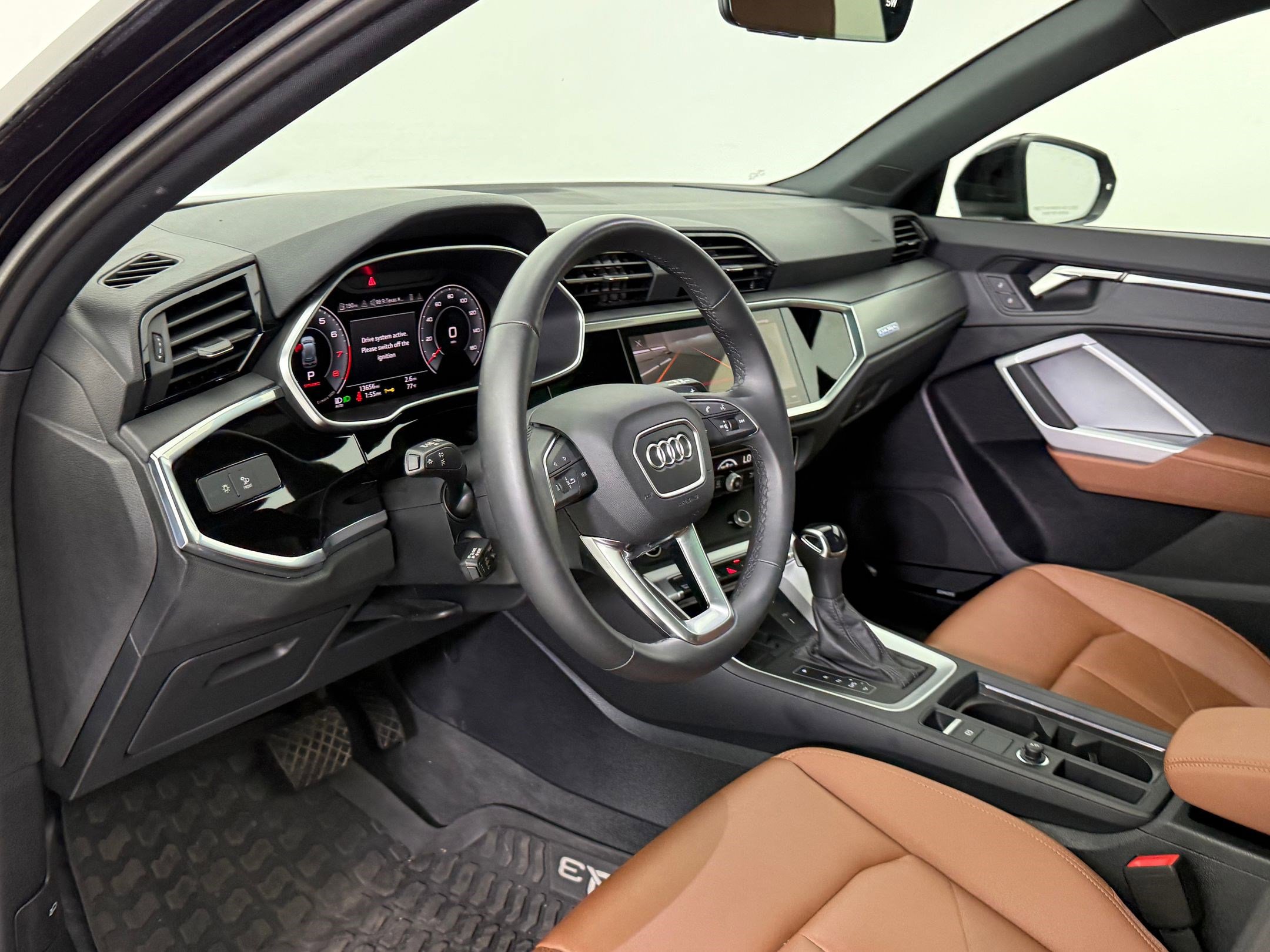 2024 Audi Q3 S line Premium Plus photo 4