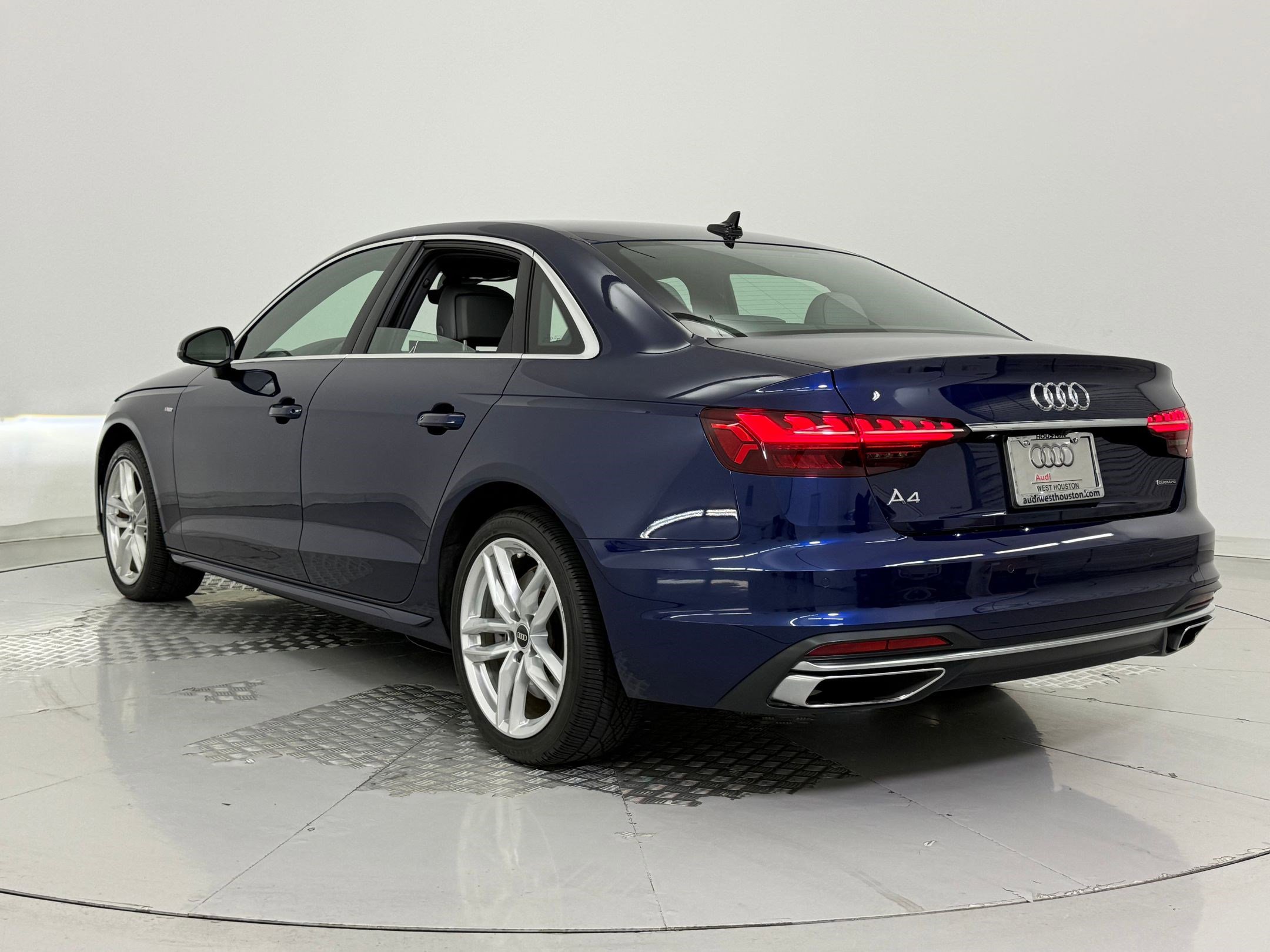 2021 Audi A4 S line Premium Plus photo 3