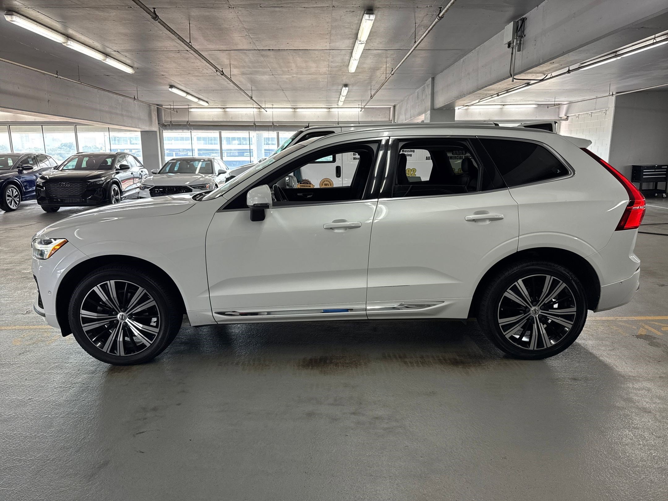 2023 Volvo XC60 Plus photo 2