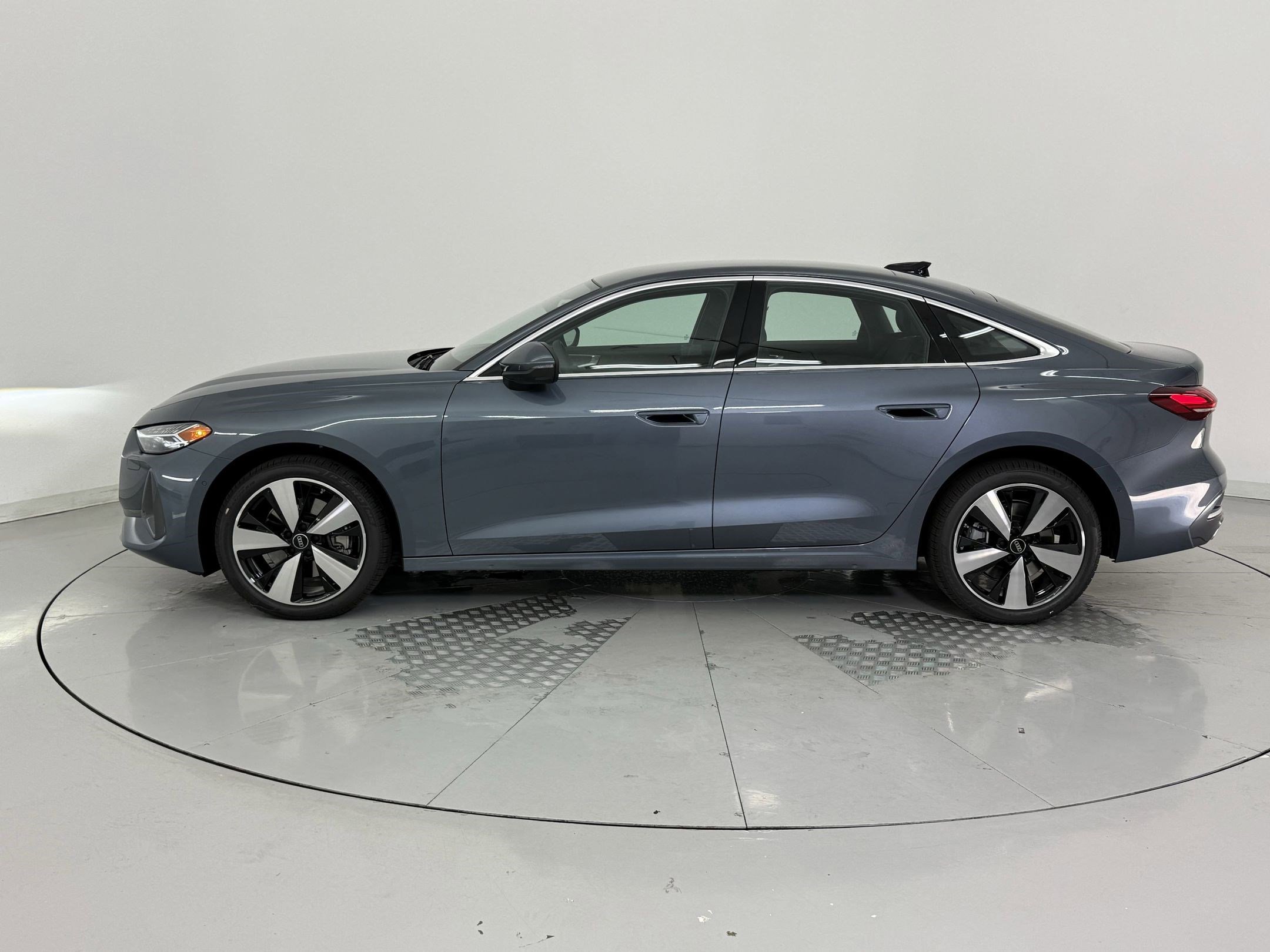 2025 Audi A5 2.0T Premium Plus photo 2