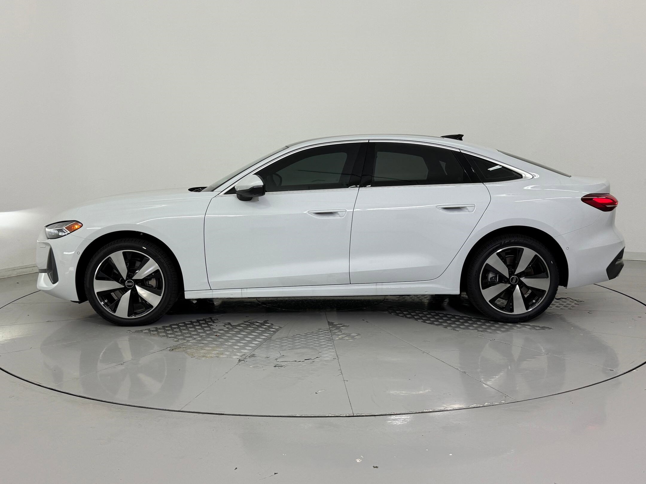 2025 Audi A5 2.0T Premium Plus photo 2