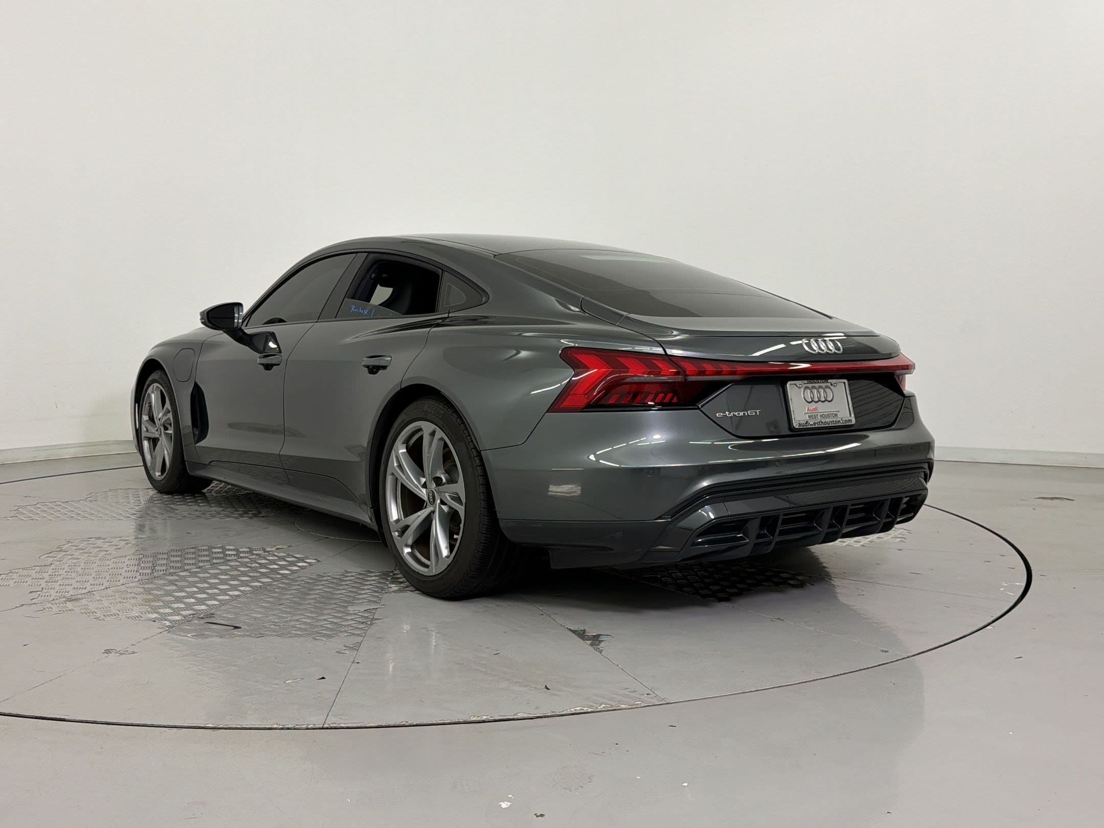 E-tron GT Premium Plus Sedan