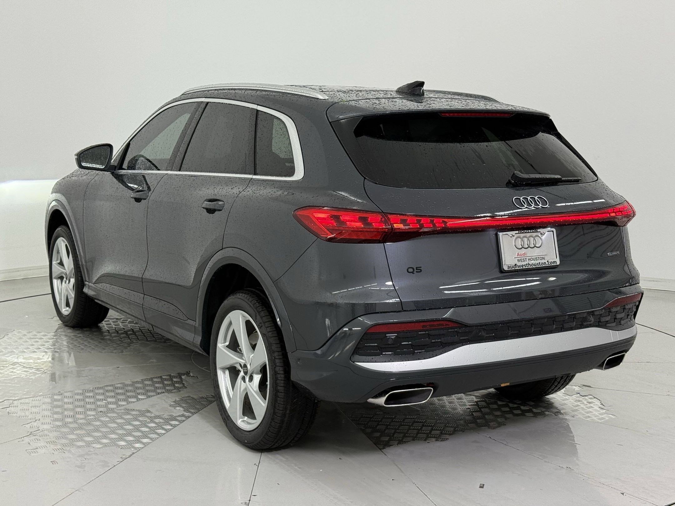 2025 Audi Q5 2.0T Premium Plus photo 3