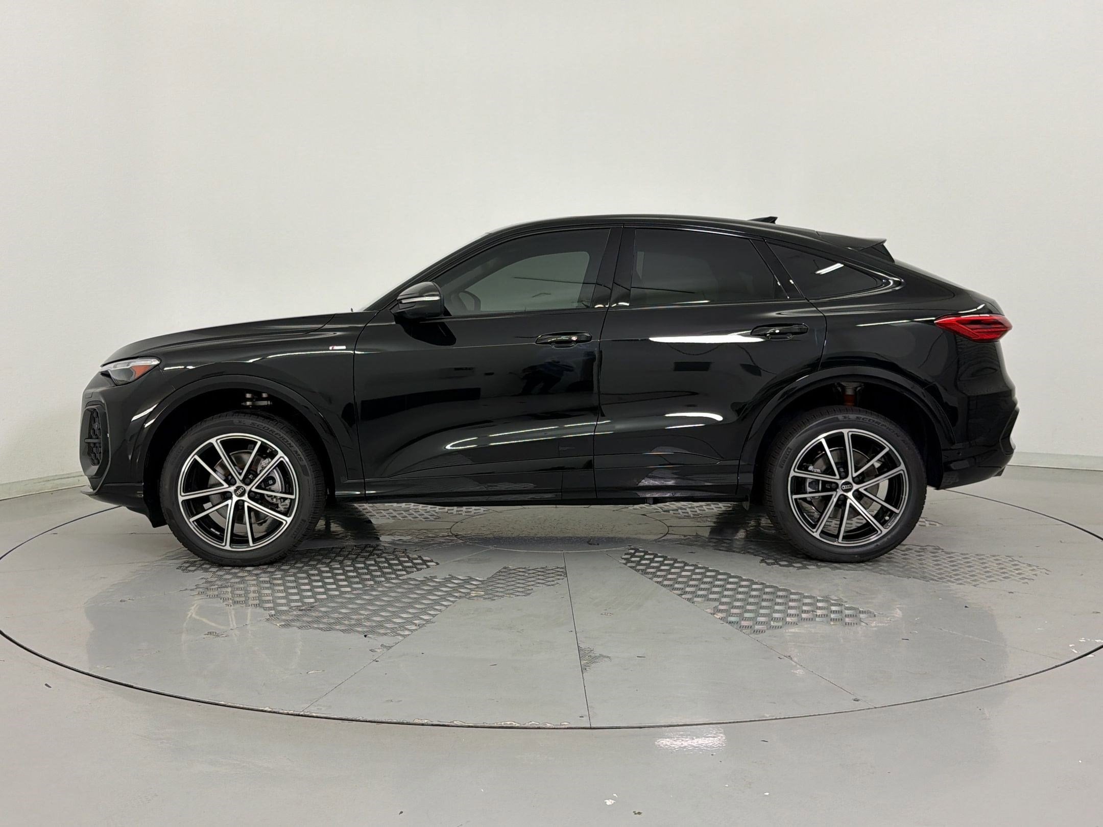 Q5 Sportback Premium Plus SUV