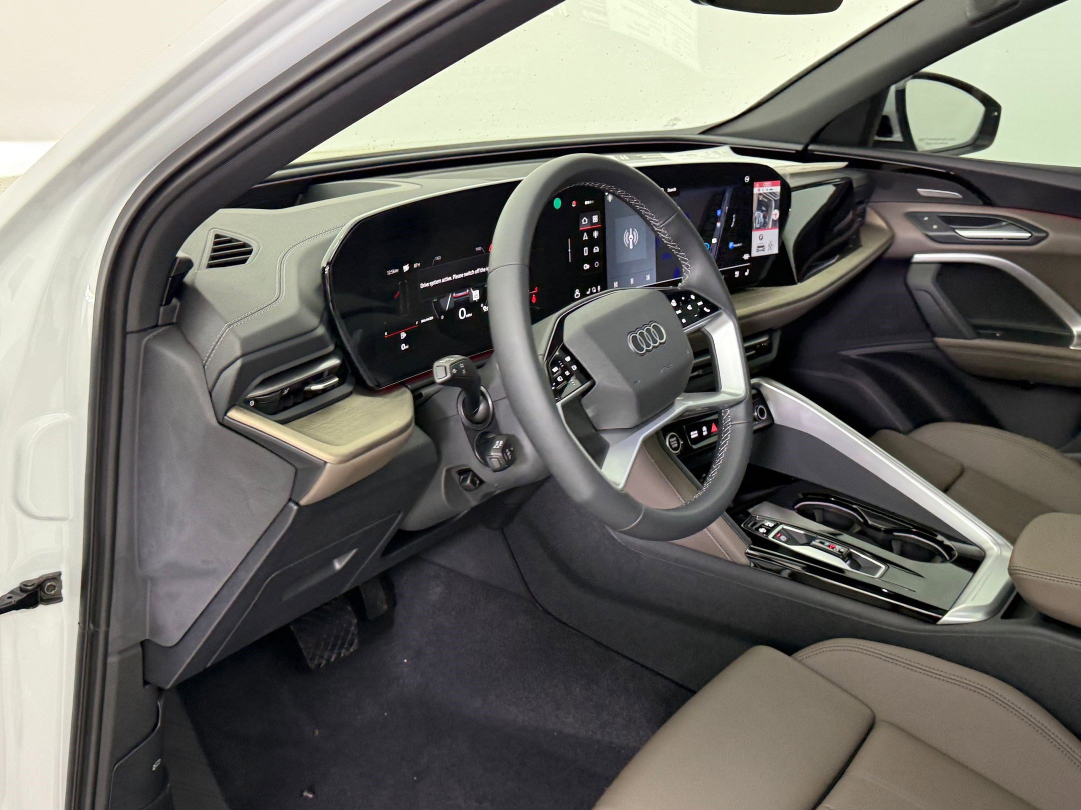 2025 Audi Q5 2.0T Premium Plus photo 3