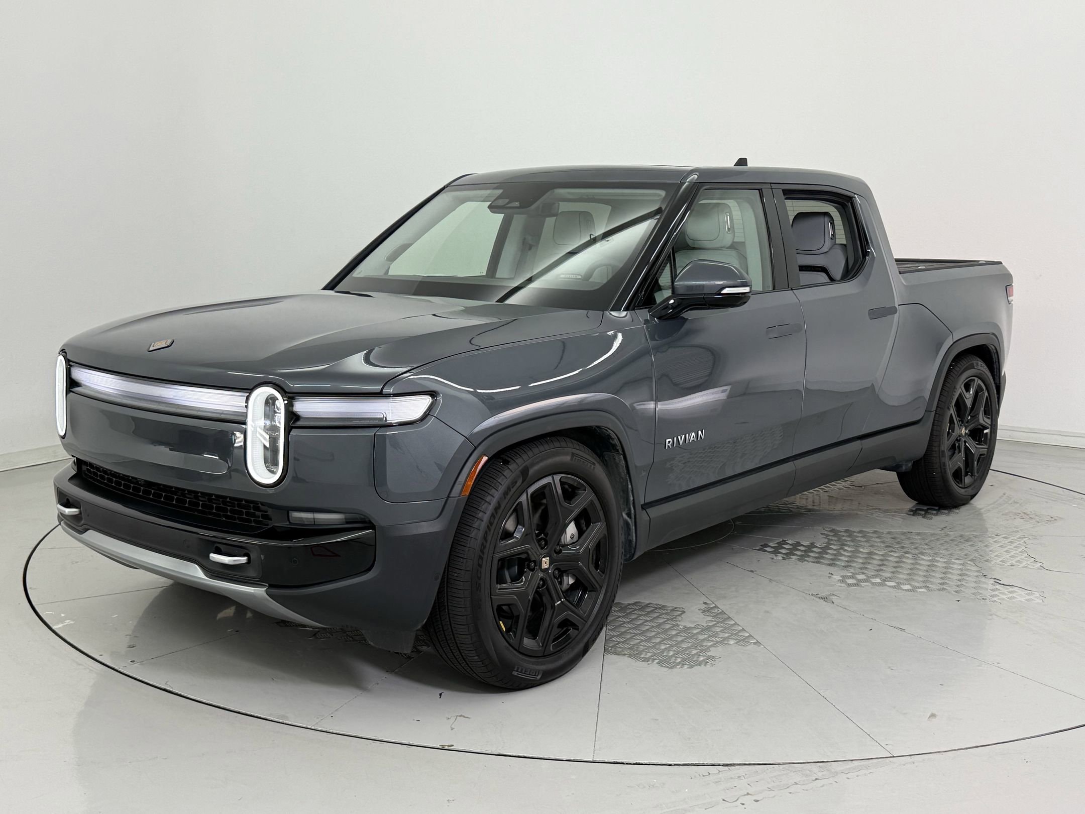 Used 2025 Rivian R1T Adventure with VIN 7FCTGBAA9SN035583 for sale in Houston, TX
