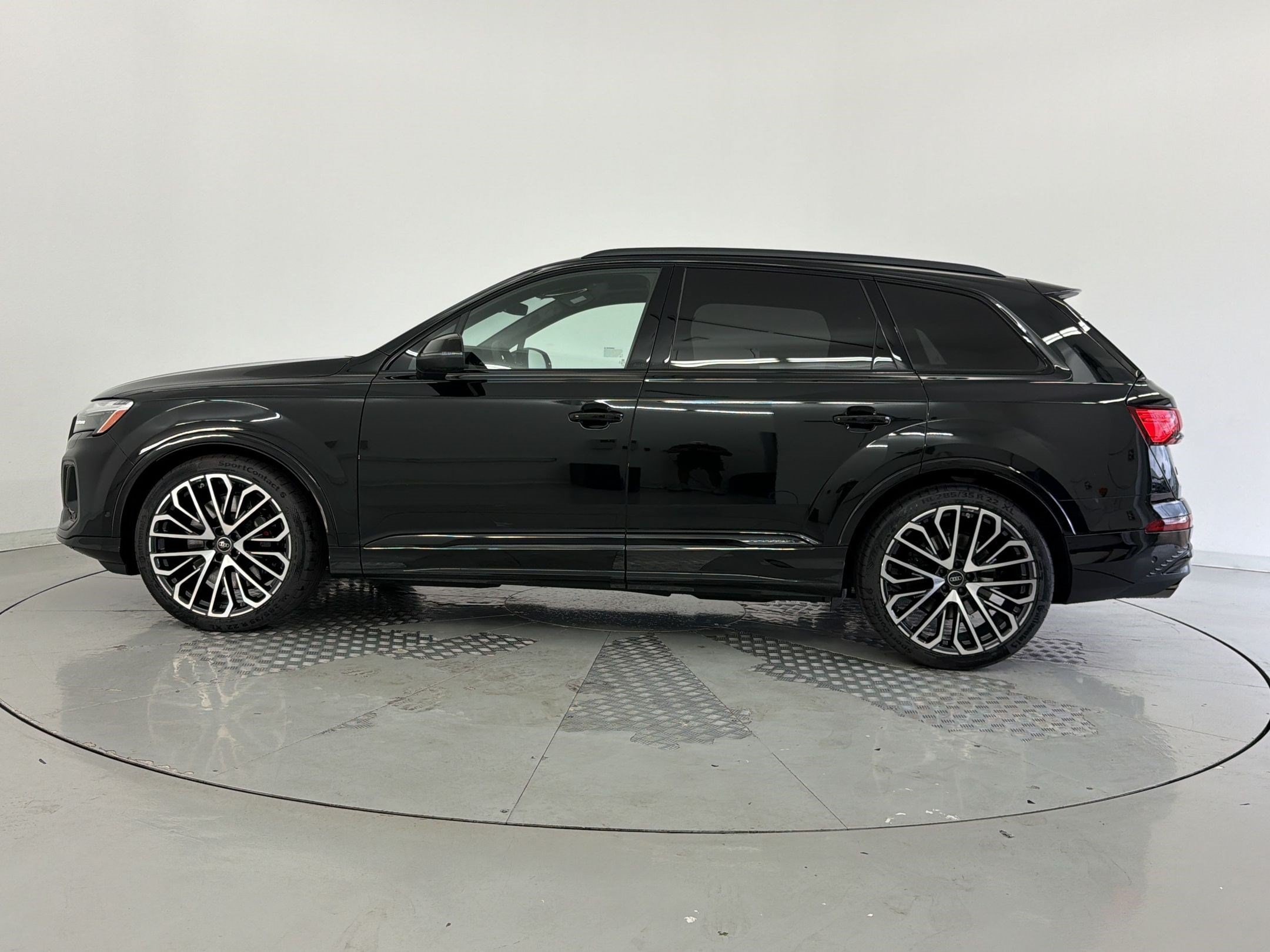 SQ7 Prestige SUV