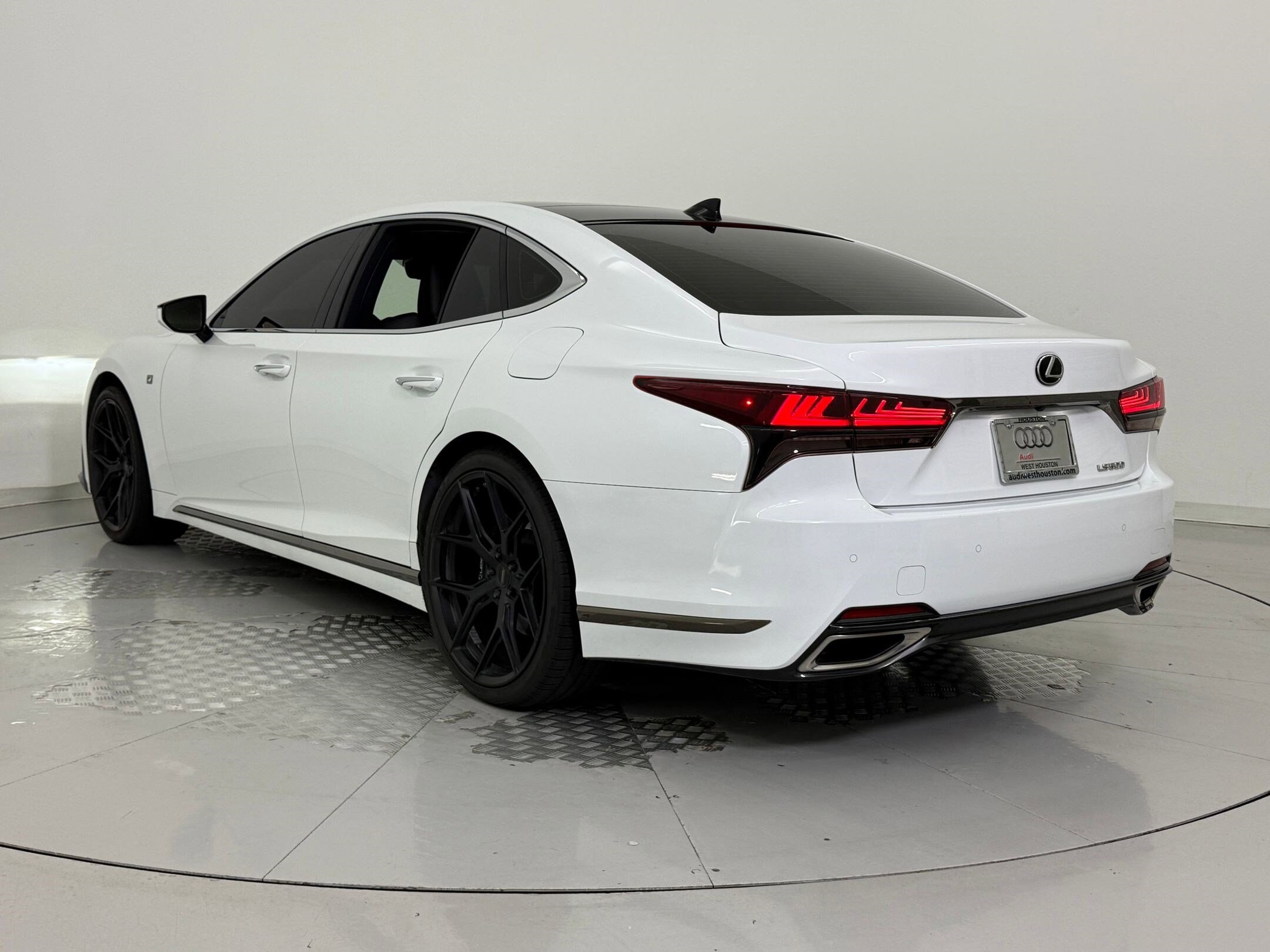 2022 Lexus LS 500 F SPORT photo 3