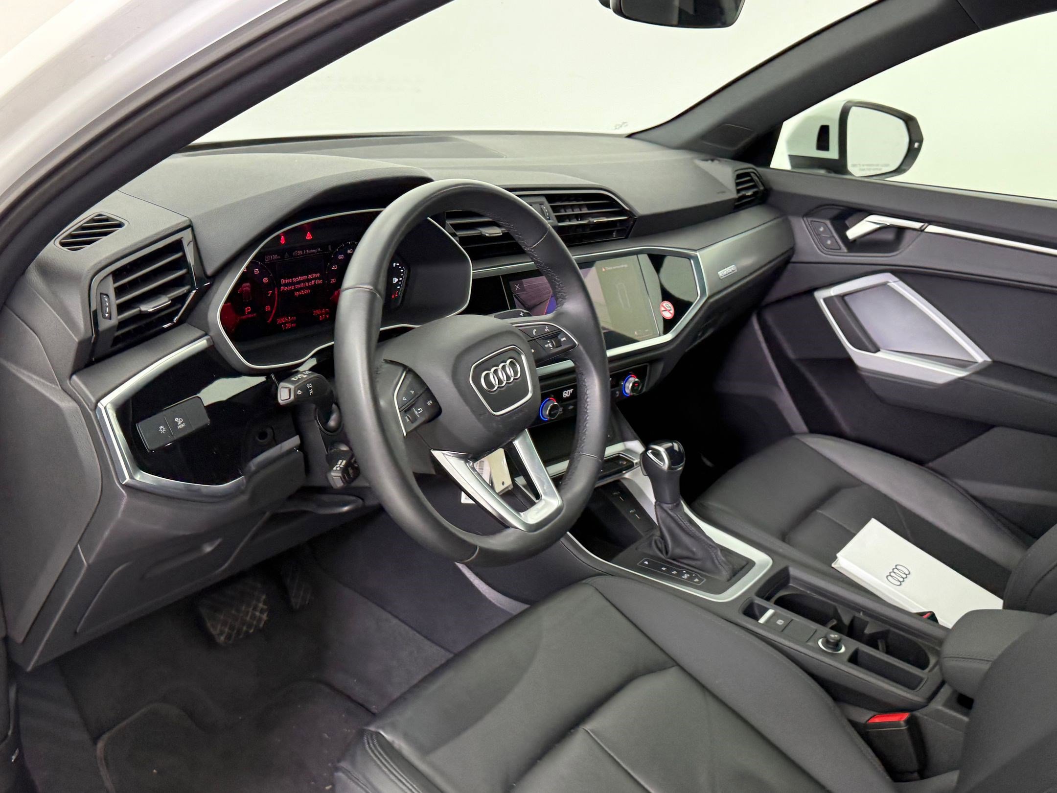 2025 Audi Q3 S line Premium photo 4
