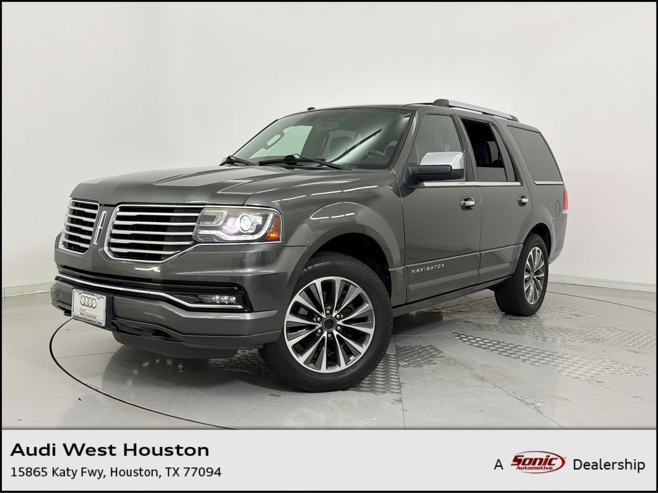 2017 Lincoln Navigator Select's photo