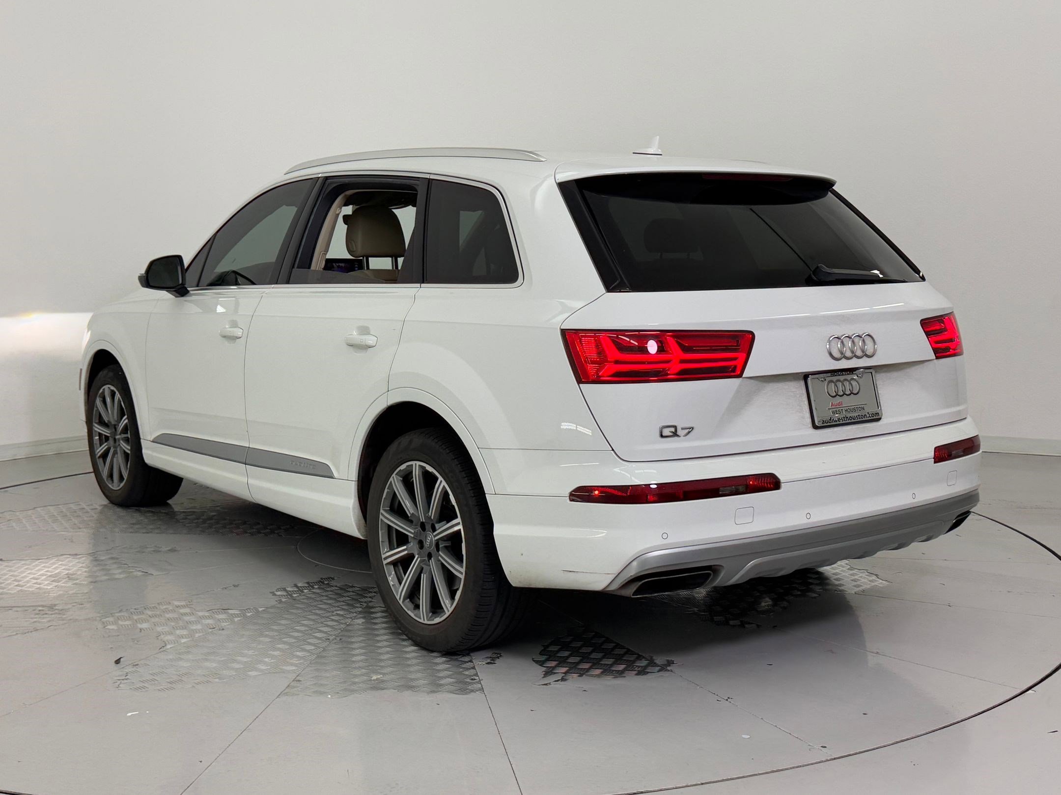 2019 Audi Q7 Premium photo 3