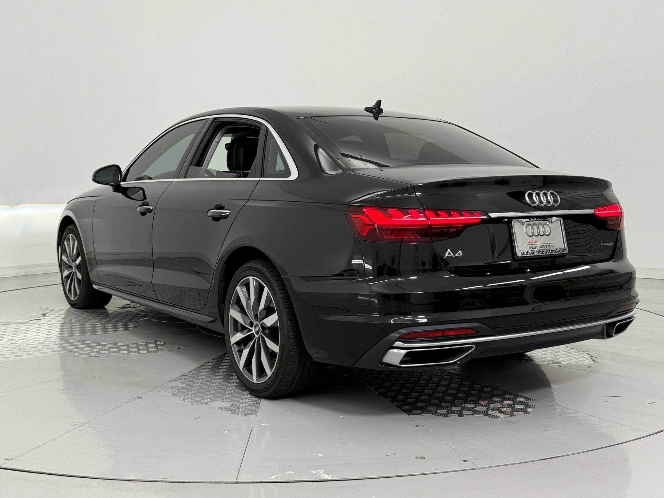 2023 Audi A4 Quattro Premium photo 3