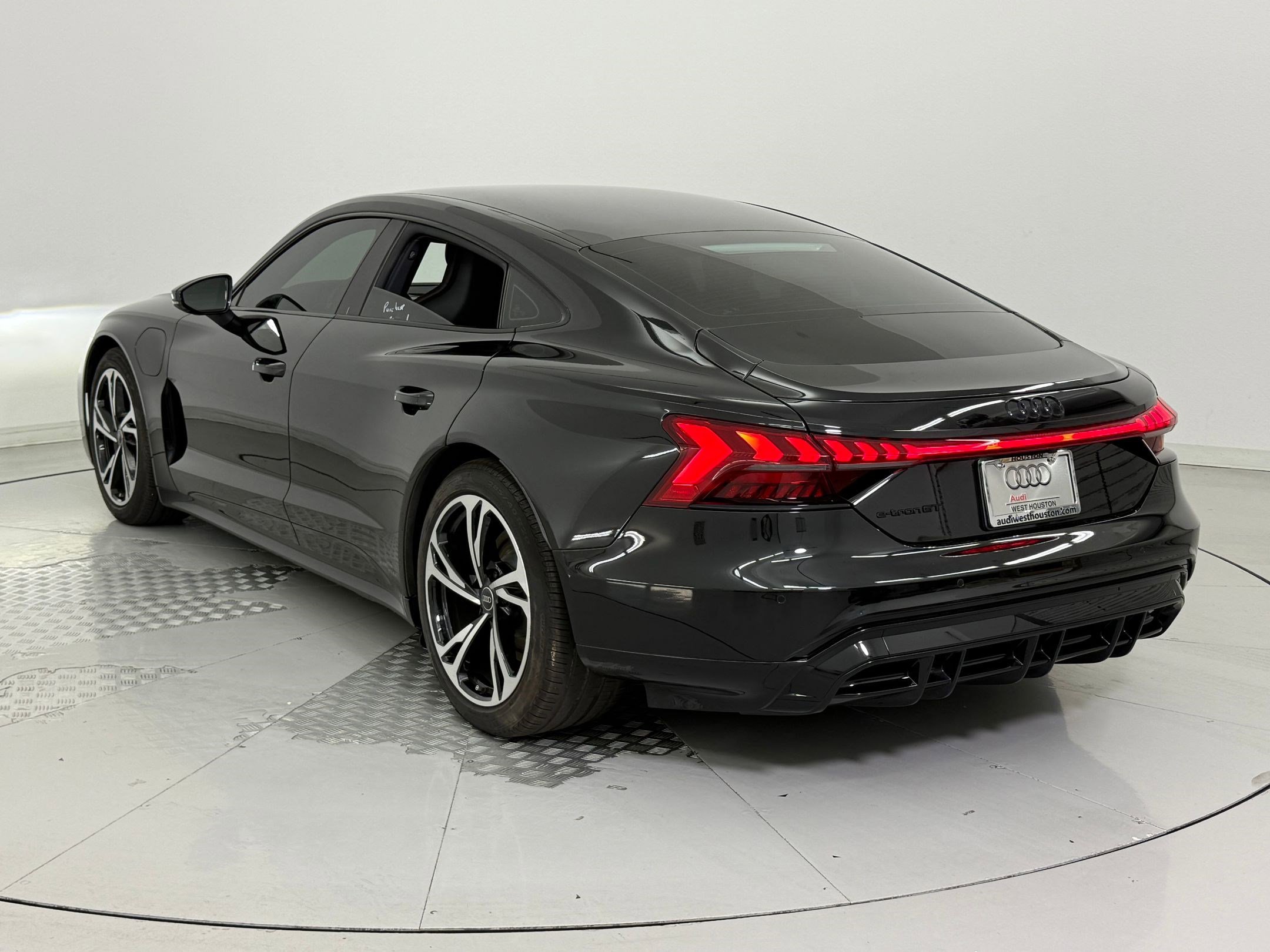 2023 Audi e-tron GT Premium Plus photo 3