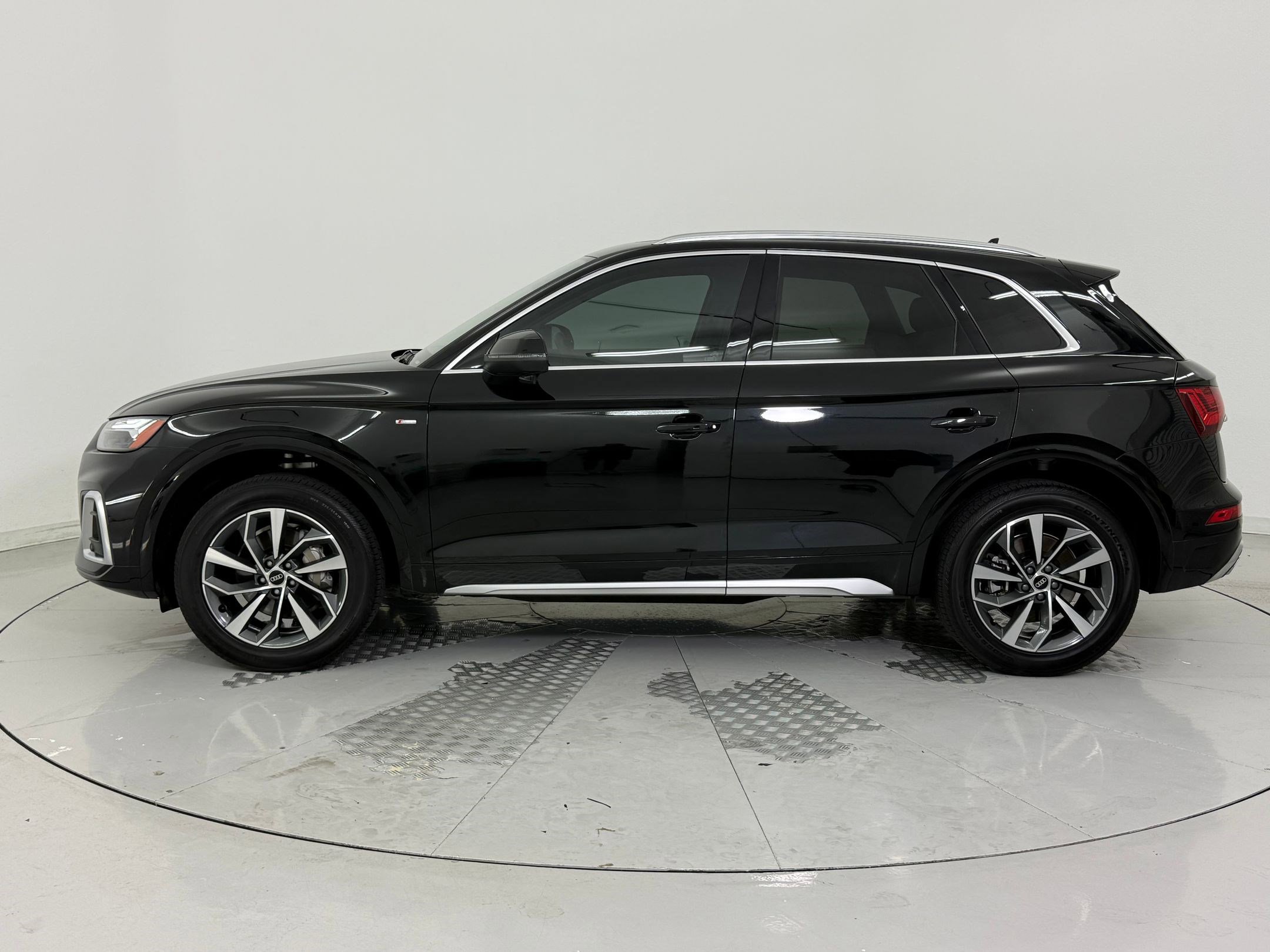 2023 Audi Q5 S line Premium Plus photo 2