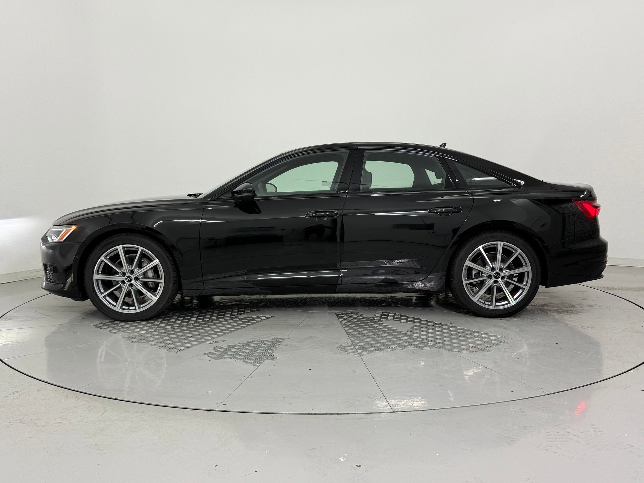 2025 Audi A6 Quattro Premium Plus photo 2